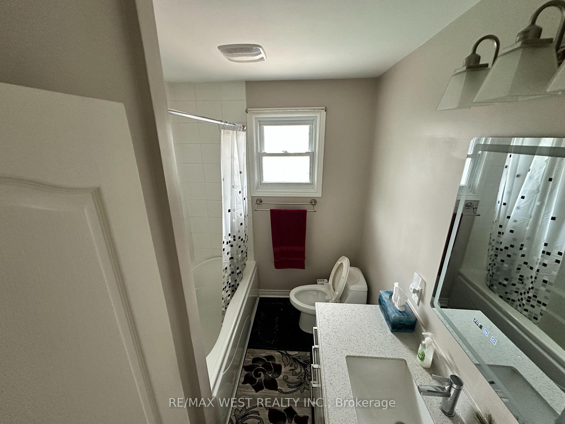 Photo 14 of 53 Bloomfield Avenue, St. Catharines, Secord Woods — HOMEH