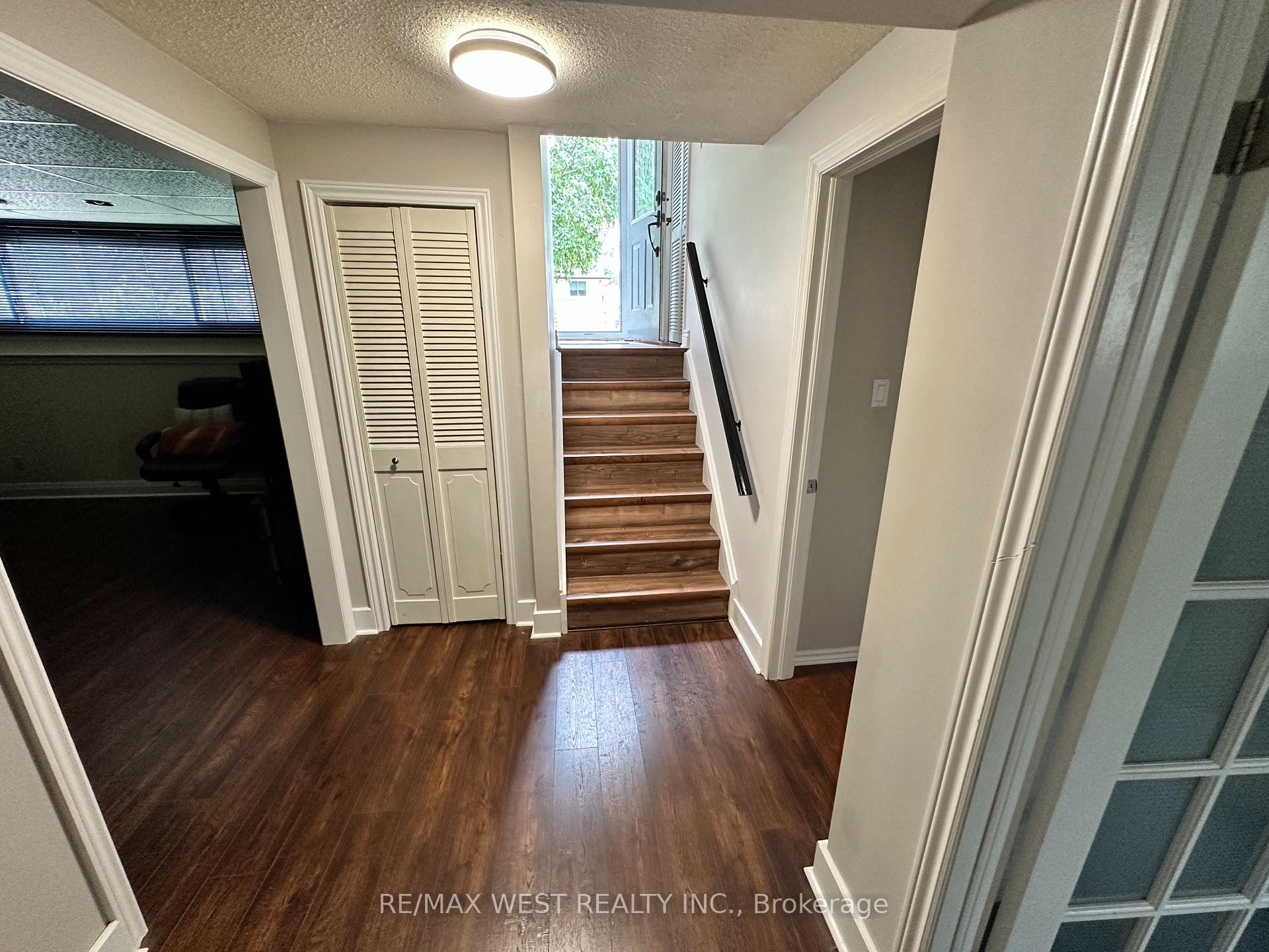 Photo 15 of 53 Bloomfield Avenue, St. Catharines, Secord Woods — HOMEH