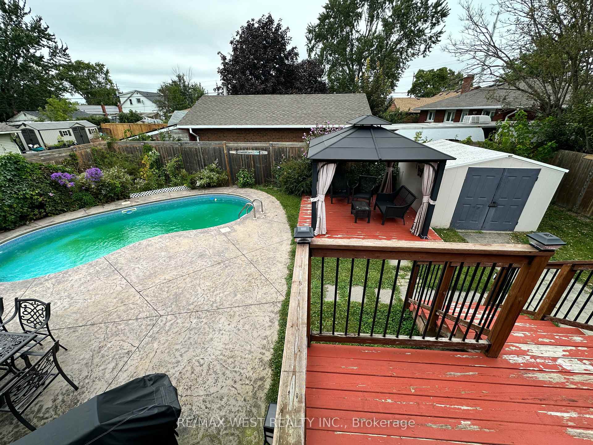 Photo 25 of 53 Bloomfield Avenue, St. Catharines, Secord Woods — HOMEH