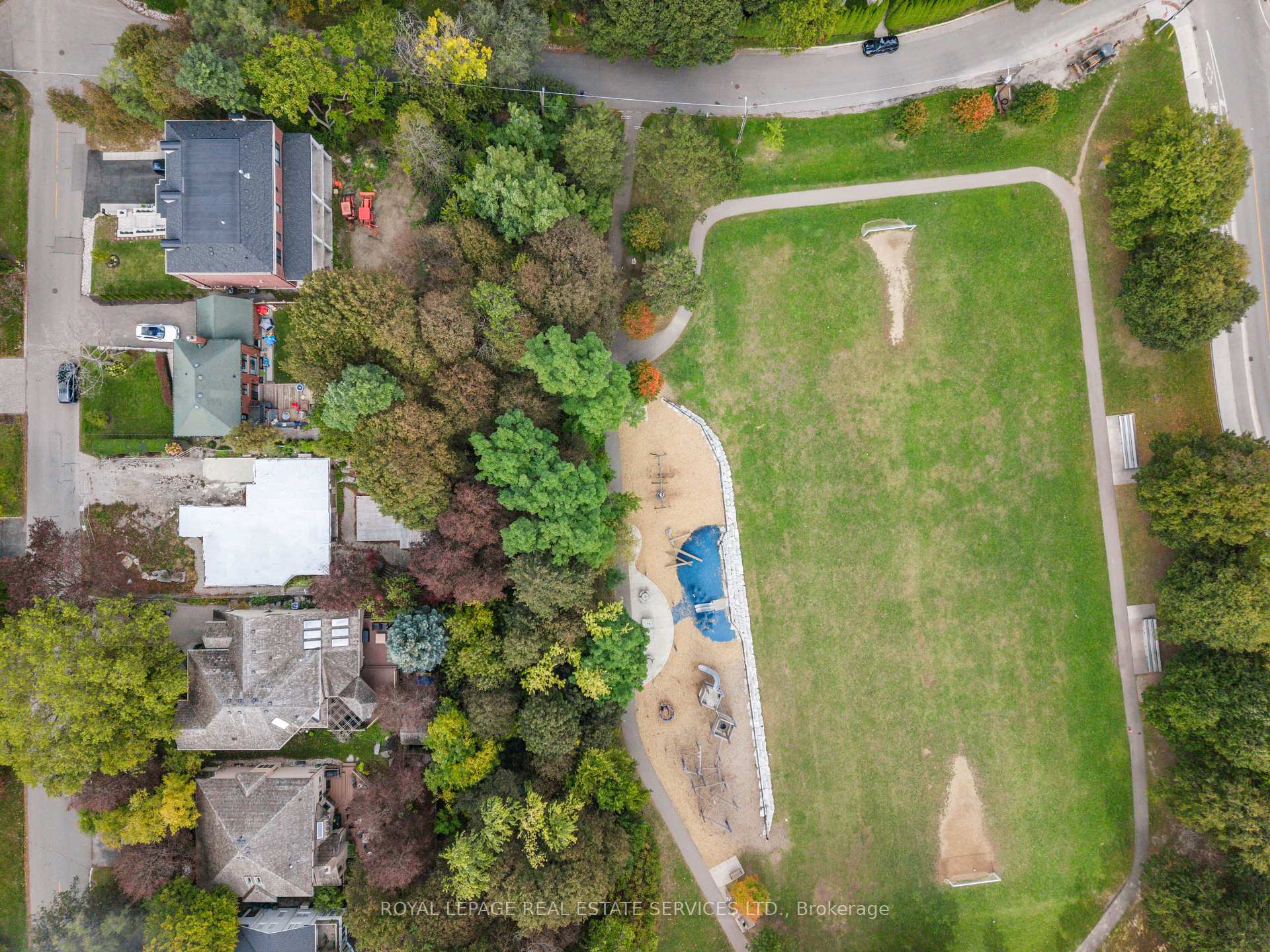 Photo 14 of 17 St. Georges Road, Etobicoke, Edenbridge-Humber Valley — HOMEH