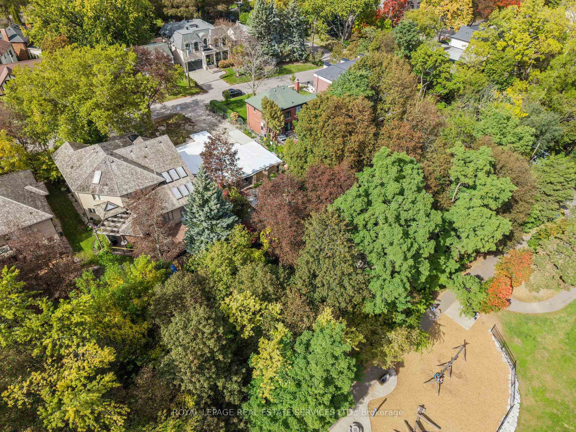 Photo 18 of 17 St. Georges Road, Etobicoke, Edenbridge-Humber Valley — HOMEH