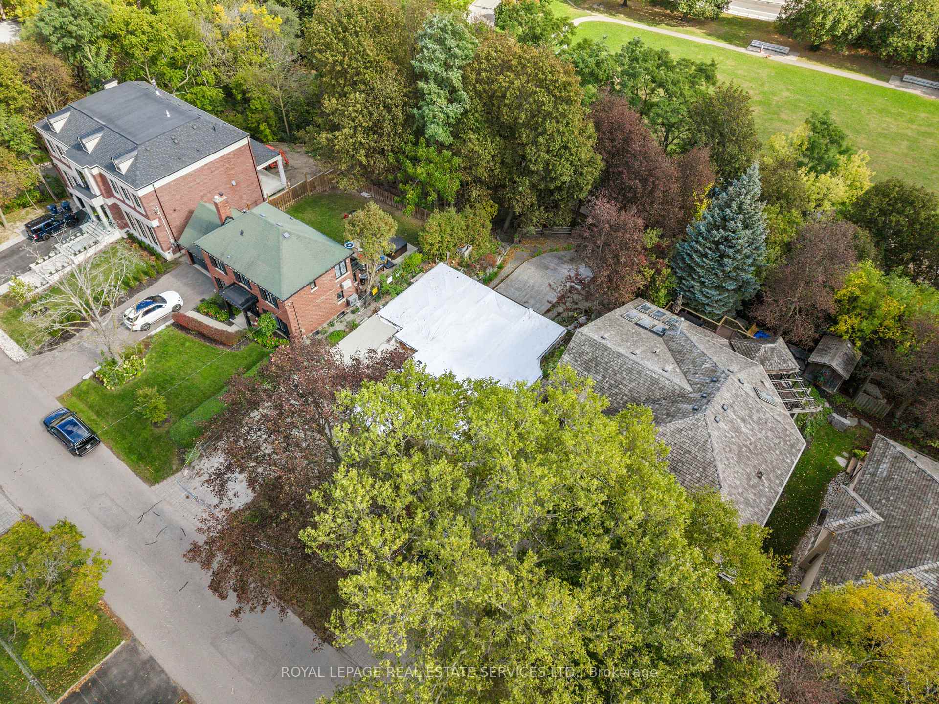Photo 22 of 17 St. Georges Road, Etobicoke, Edenbridge-Humber Valley — HOMEH