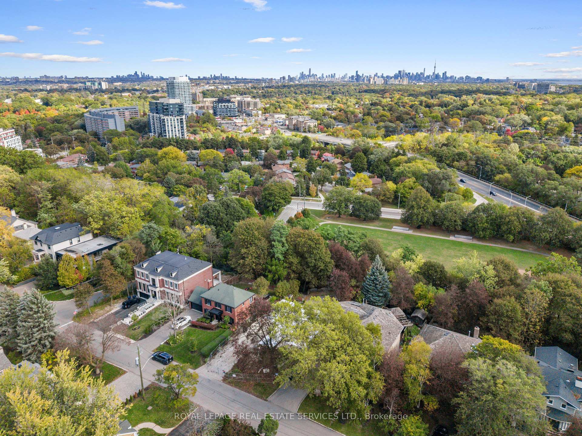 Photo 25 of 17 St. Georges Road, Etobicoke, Edenbridge-Humber Valley — HOMEH