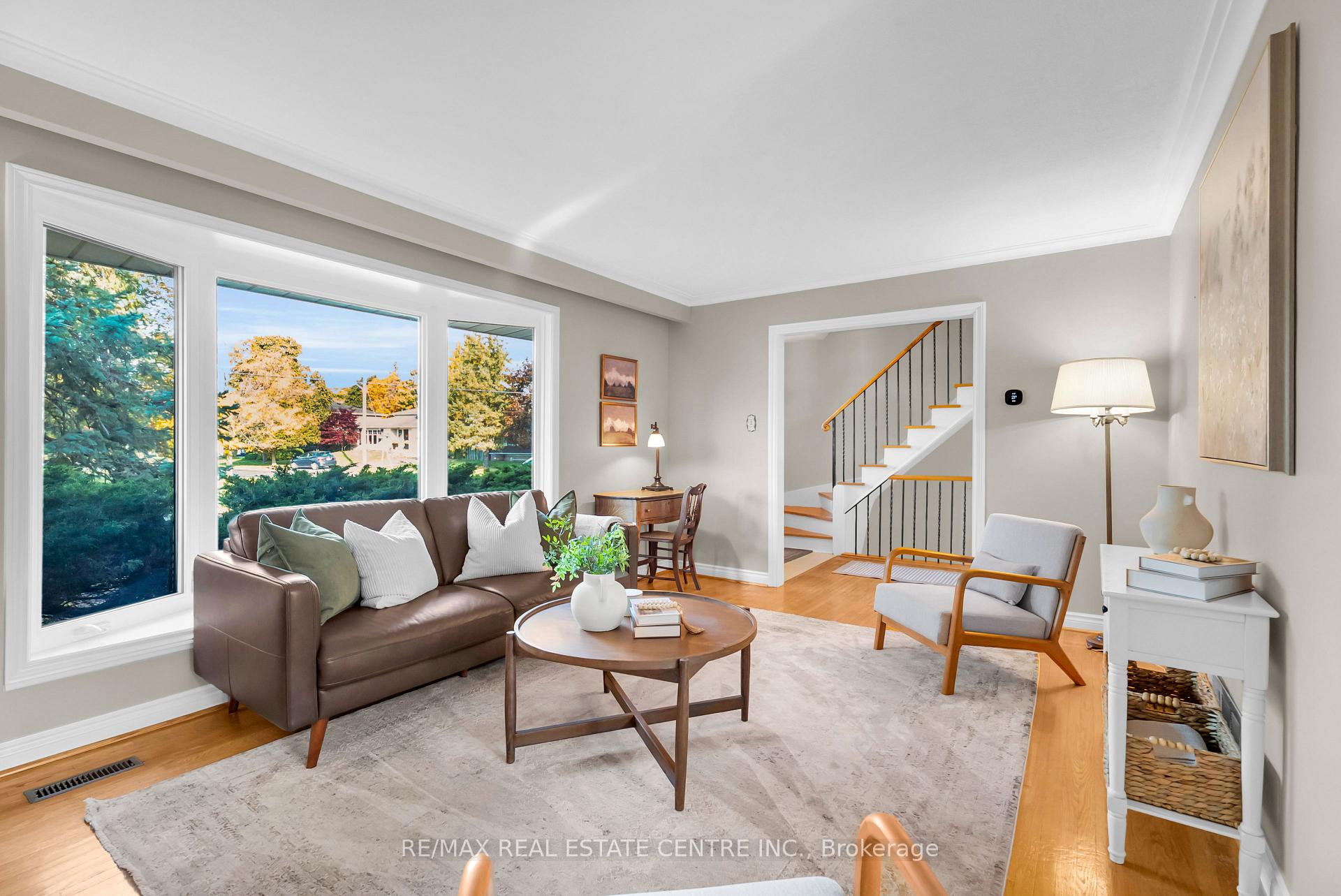 Photo 15 of 11 Dawson Crescent, Halton Hills, Georgetown — HOMEH