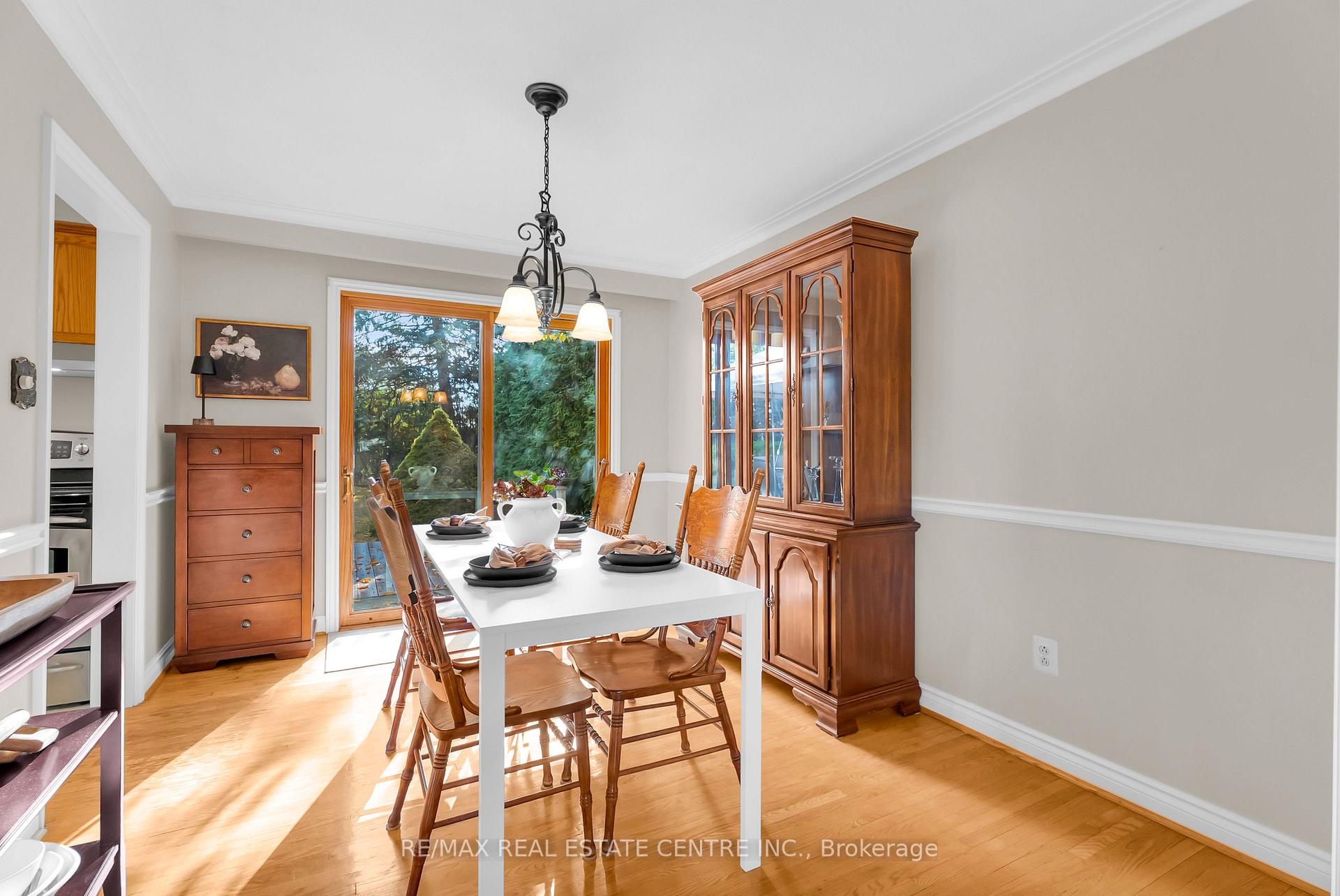 Photo 18 of 11 Dawson Crescent, Halton Hills, Georgetown — HOMEH