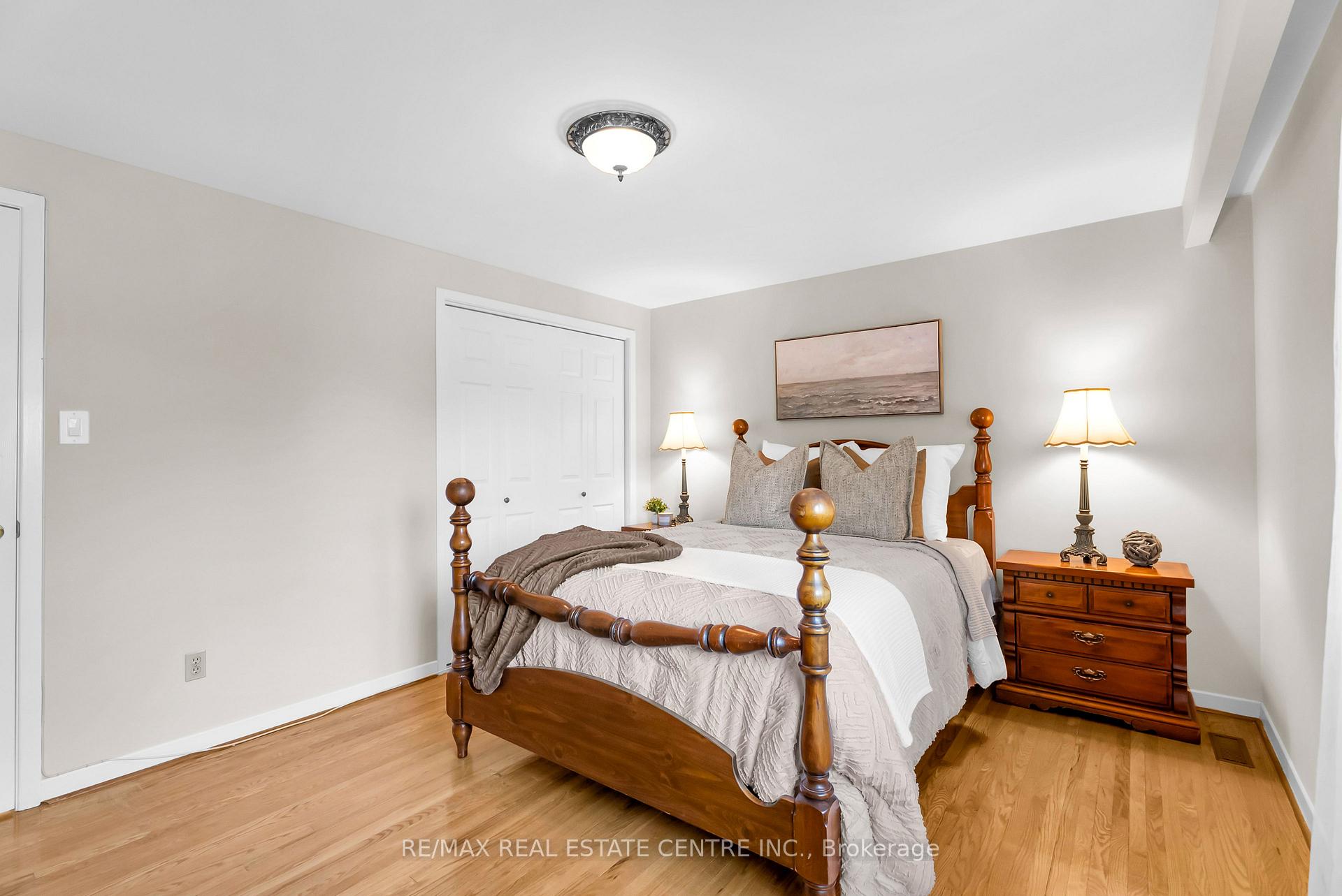 Photo 31 of 11 Dawson Crescent, Halton Hills, Georgetown — HOMEH