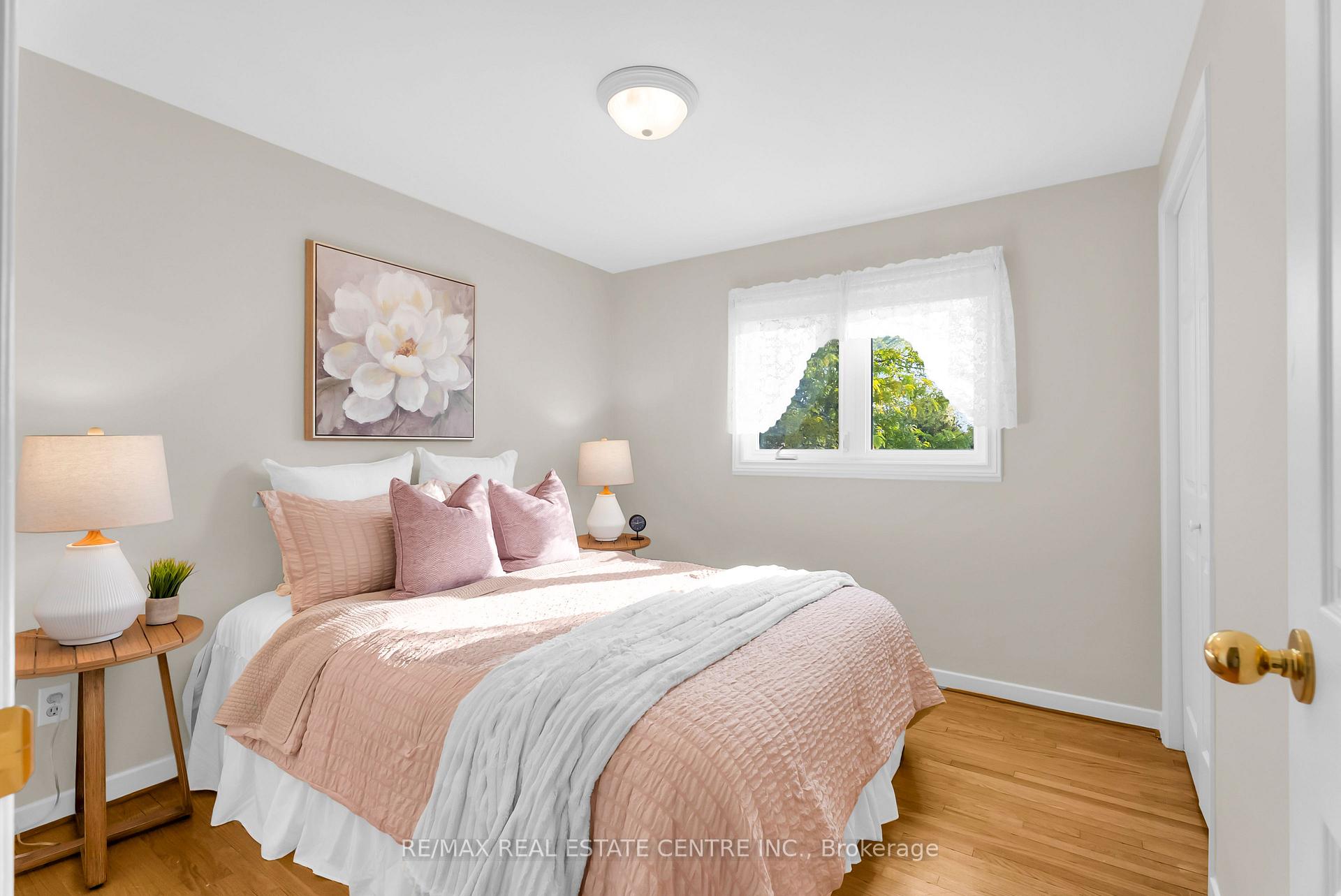 Photo 33 of 11 Dawson Crescent, Halton Hills, Georgetown — HOMEH