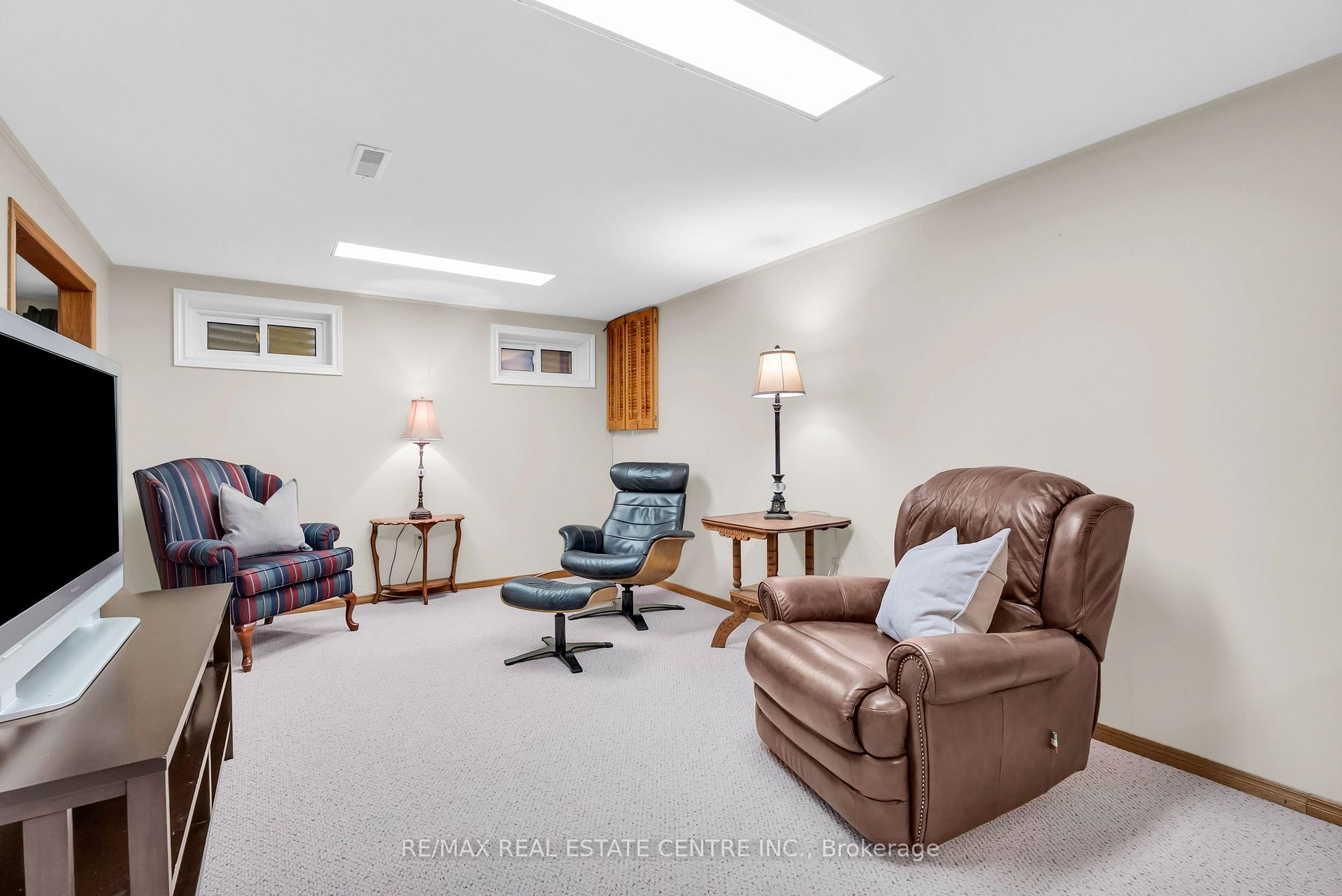 Photo 39 of 11 Dawson Crescent, Halton Hills, Georgetown — HOMEH