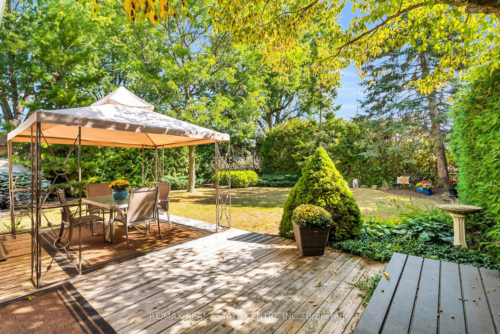 Photo 45 of 11 Dawson Crescent, Halton Hills, Georgetown — HOMEH