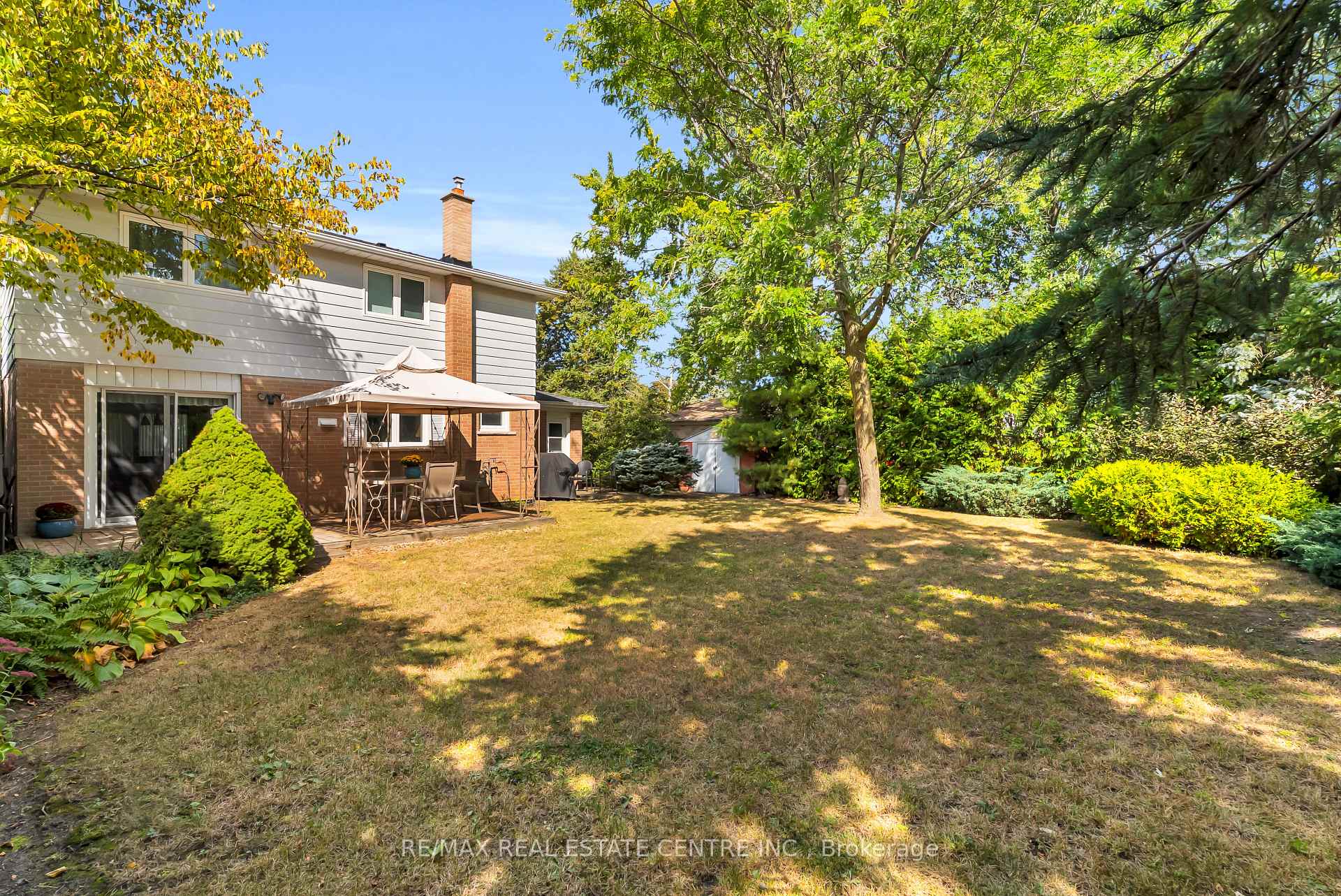 Photo 48 of 11 Dawson Crescent, Halton Hills, Georgetown — HOMEH
