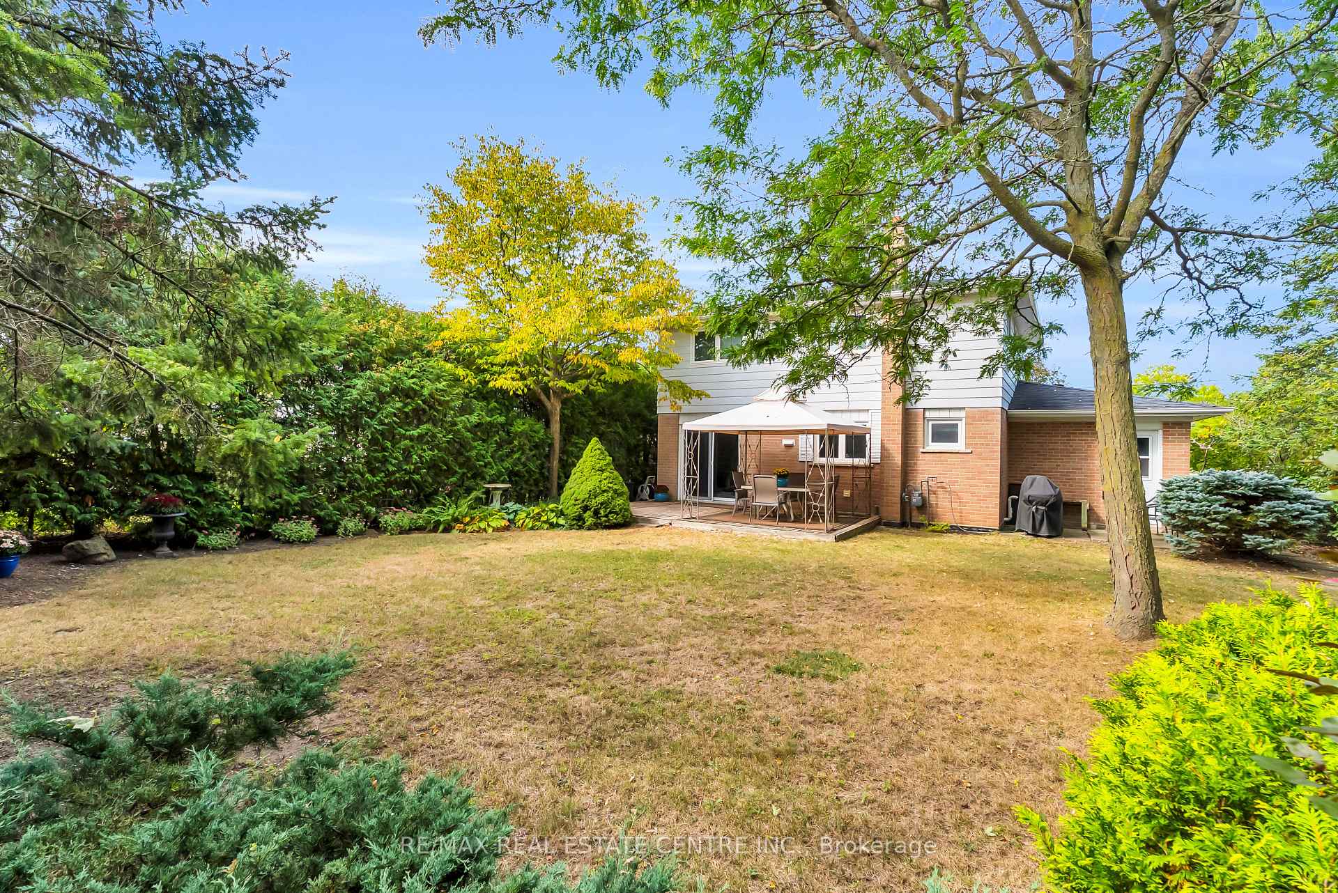 Photo 49 of 11 Dawson Crescent, Halton Hills, Georgetown — HOMEH