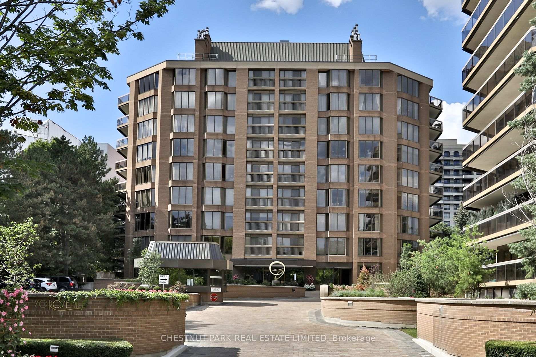 Photo 2 of Unit 805, 70 Rosehill Avenue, Toronto, Rosedale-Moore Park — HOMEH