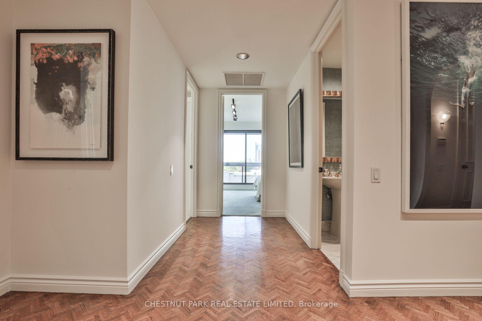 Photo 4 of Unit 805, 70 Rosehill Avenue, Toronto, Rosedale-Moore Park — HOMEH