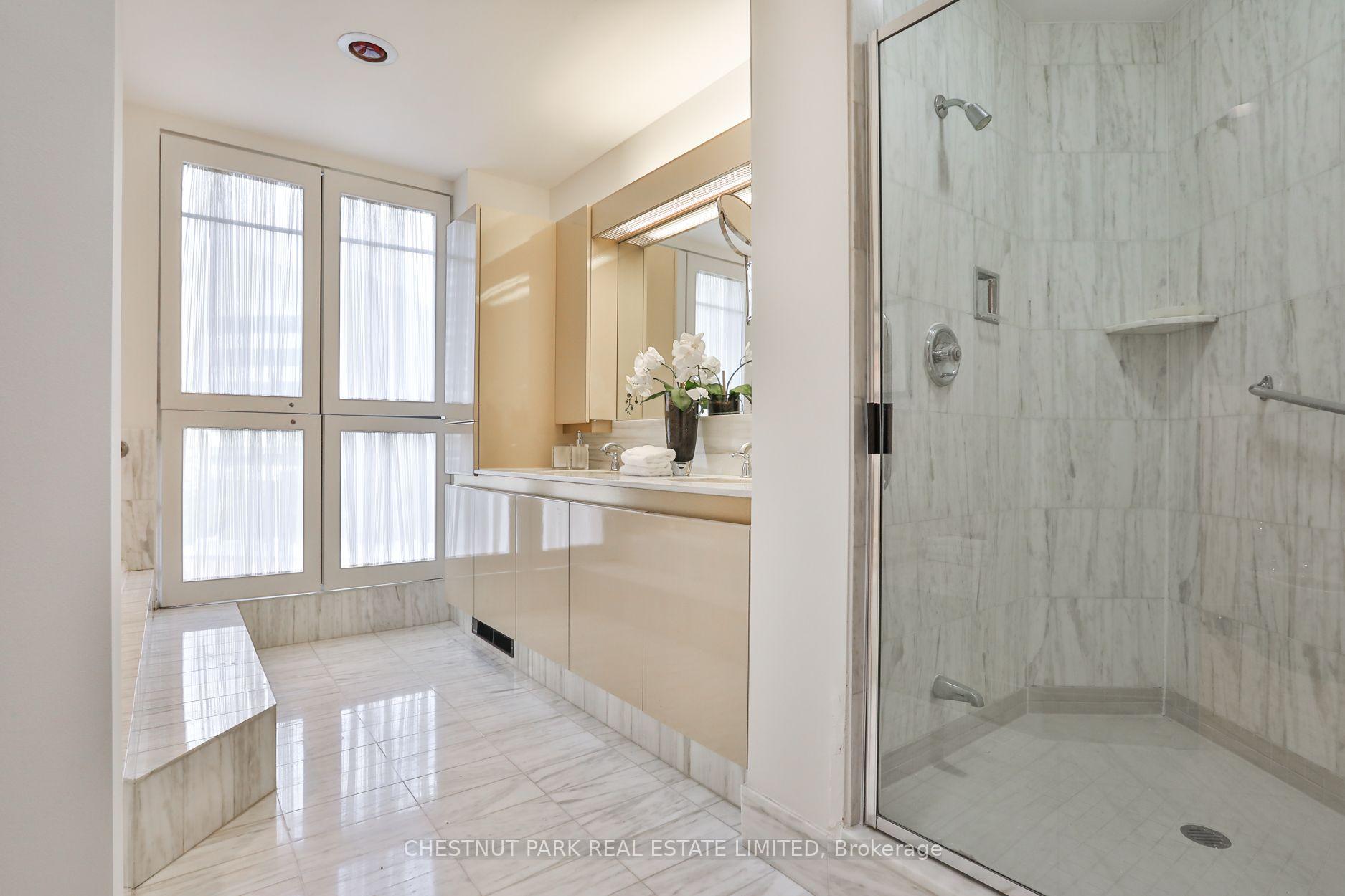 Photo 17 of Unit 805, 70 Rosehill Avenue, Toronto, Rosedale-Moore Park — HOMEH