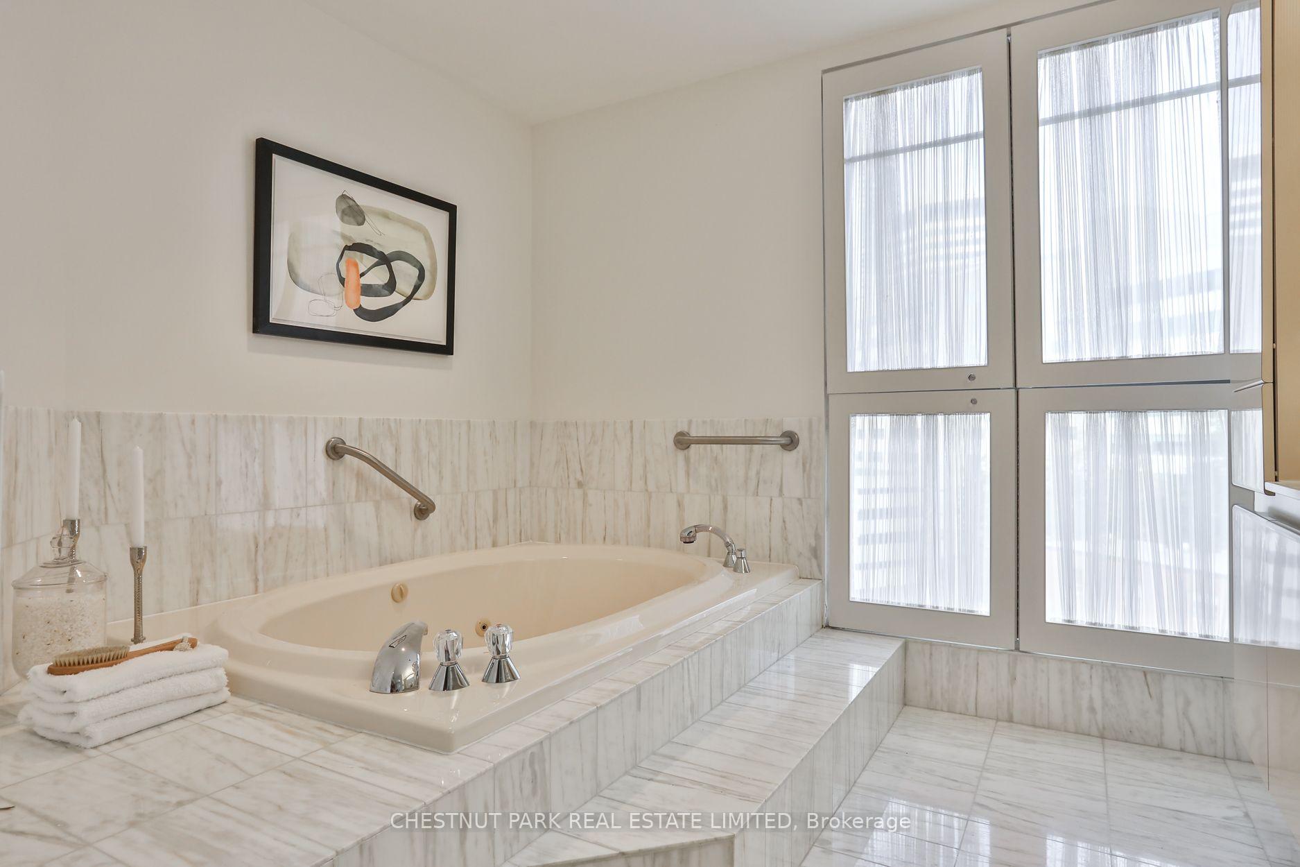 Photo 18 of Unit 805, 70 Rosehill Avenue, Toronto, Rosedale-Moore Park — HOMEH