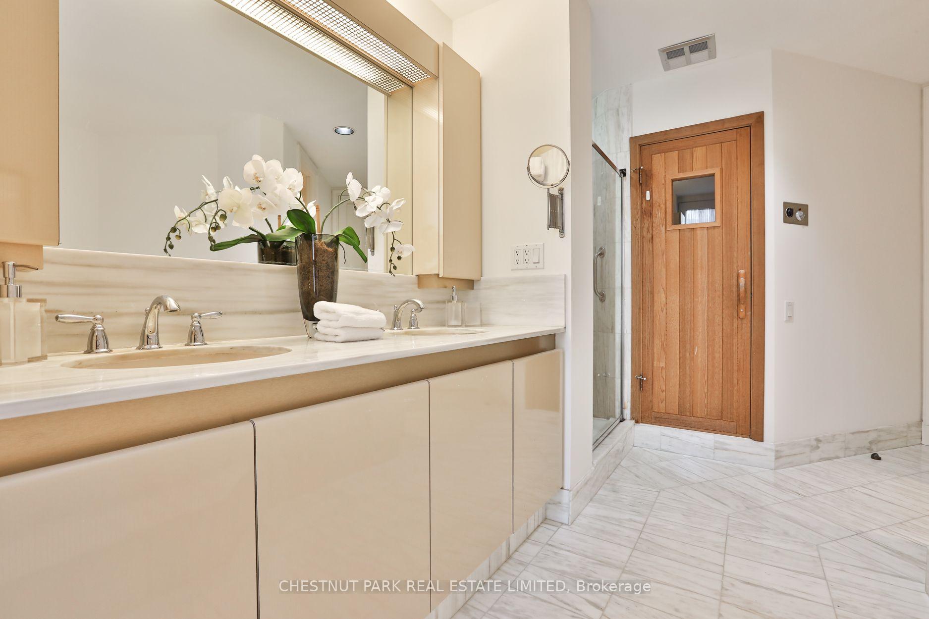 Photo 19 of Unit 805, 70 Rosehill Avenue, Toronto, Rosedale-Moore Park — HOMEH
