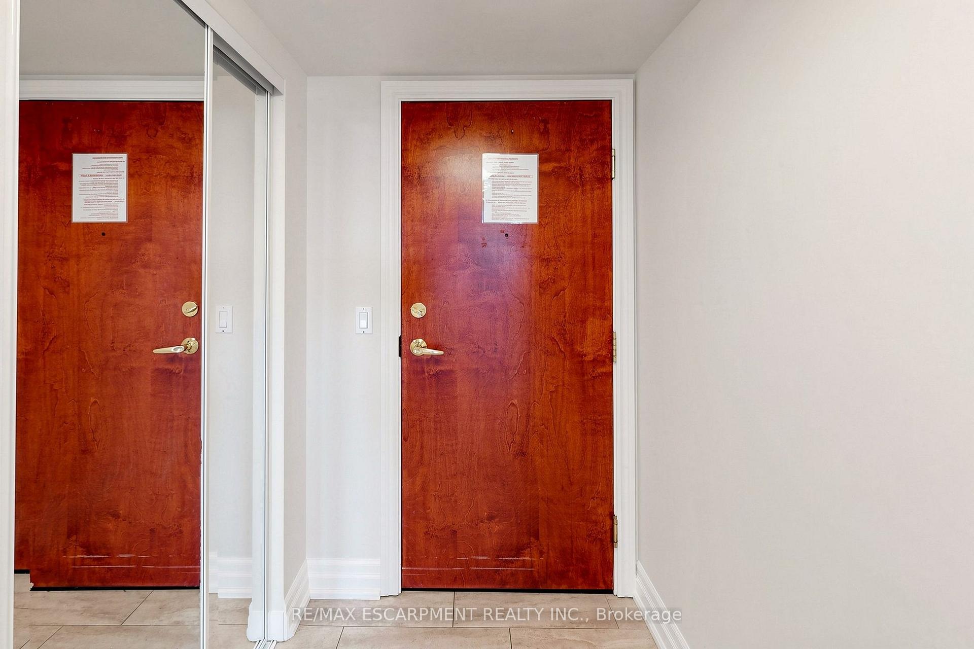Photo 6 of Unit 2416, 100 Burloak Drive, Burlington, Appleby — HOMEH