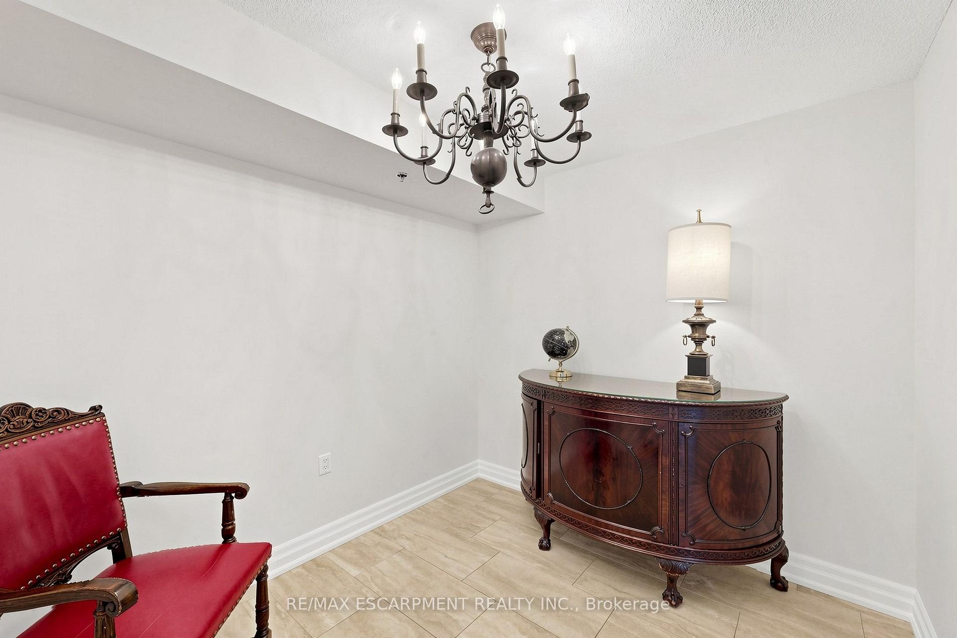 Photo 8 of Unit 2416, 100 Burloak Drive, Burlington, Appleby — HOMEH