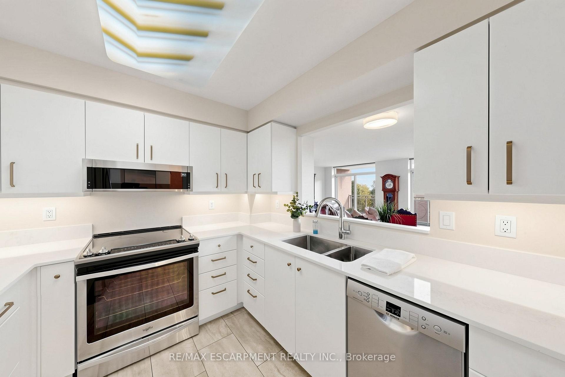 Photo 10 of Unit 2416, 100 Burloak Drive, Burlington, Appleby — HOMEH
