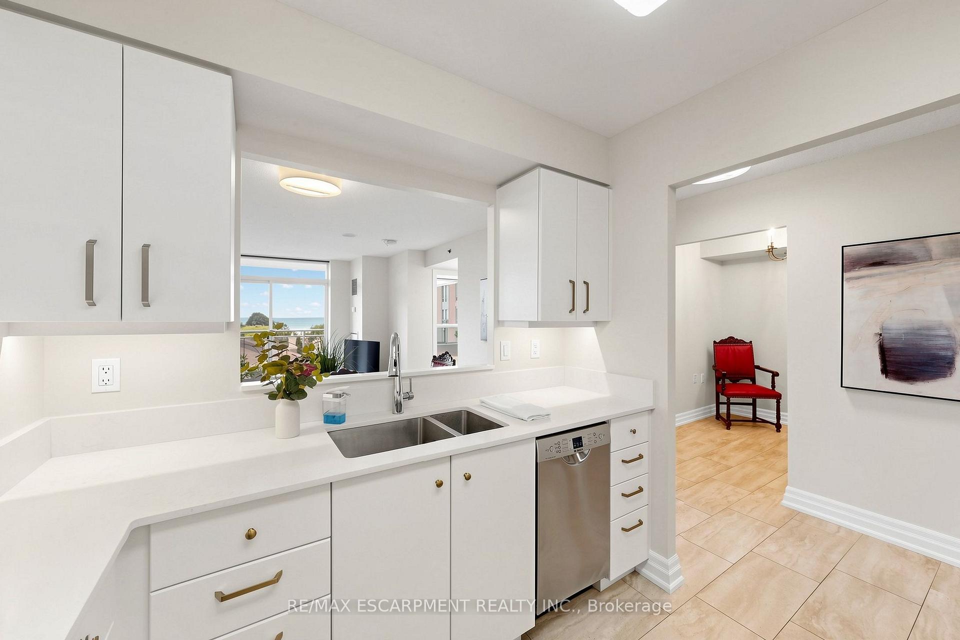 Photo 12 of Unit 2416, 100 Burloak Drive, Burlington, Appleby — HOMEH