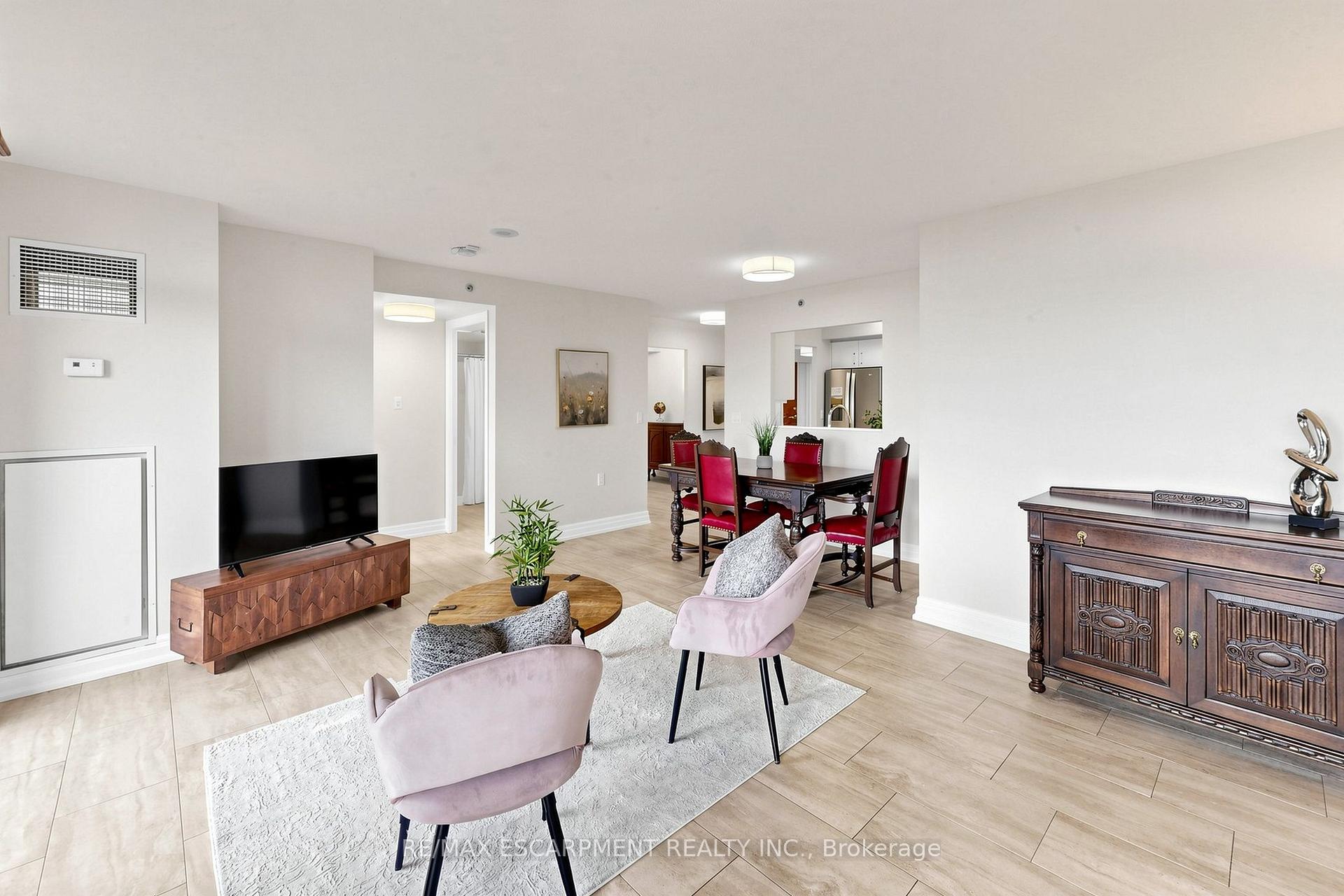 Photo 16 of Unit 2416, 100 Burloak Drive, Burlington, Appleby — HOMEH