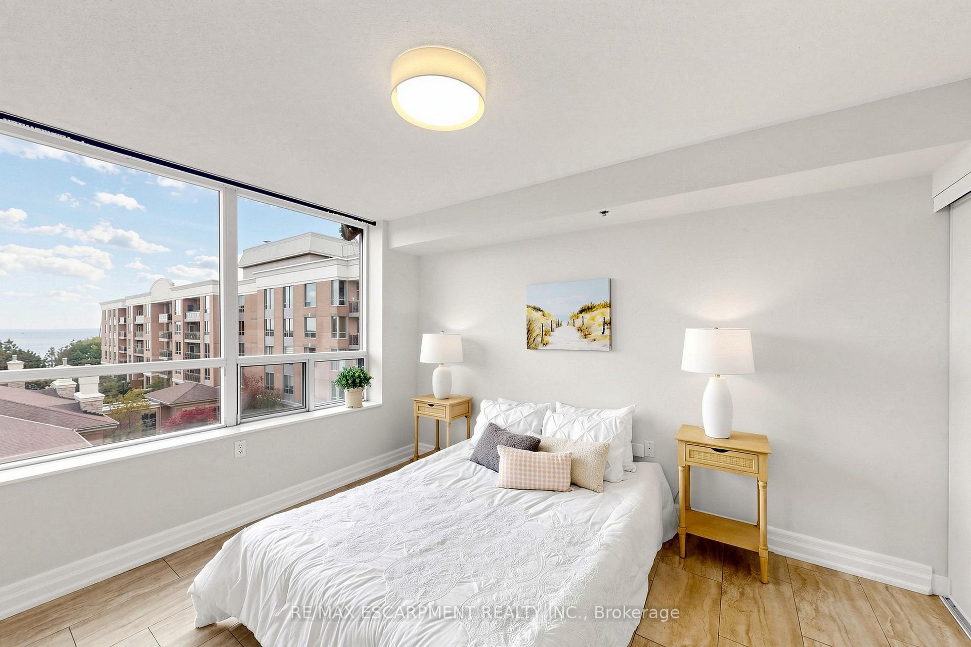 Photo 20 of Unit 2416, 100 Burloak Drive, Burlington, Appleby — HOMEH