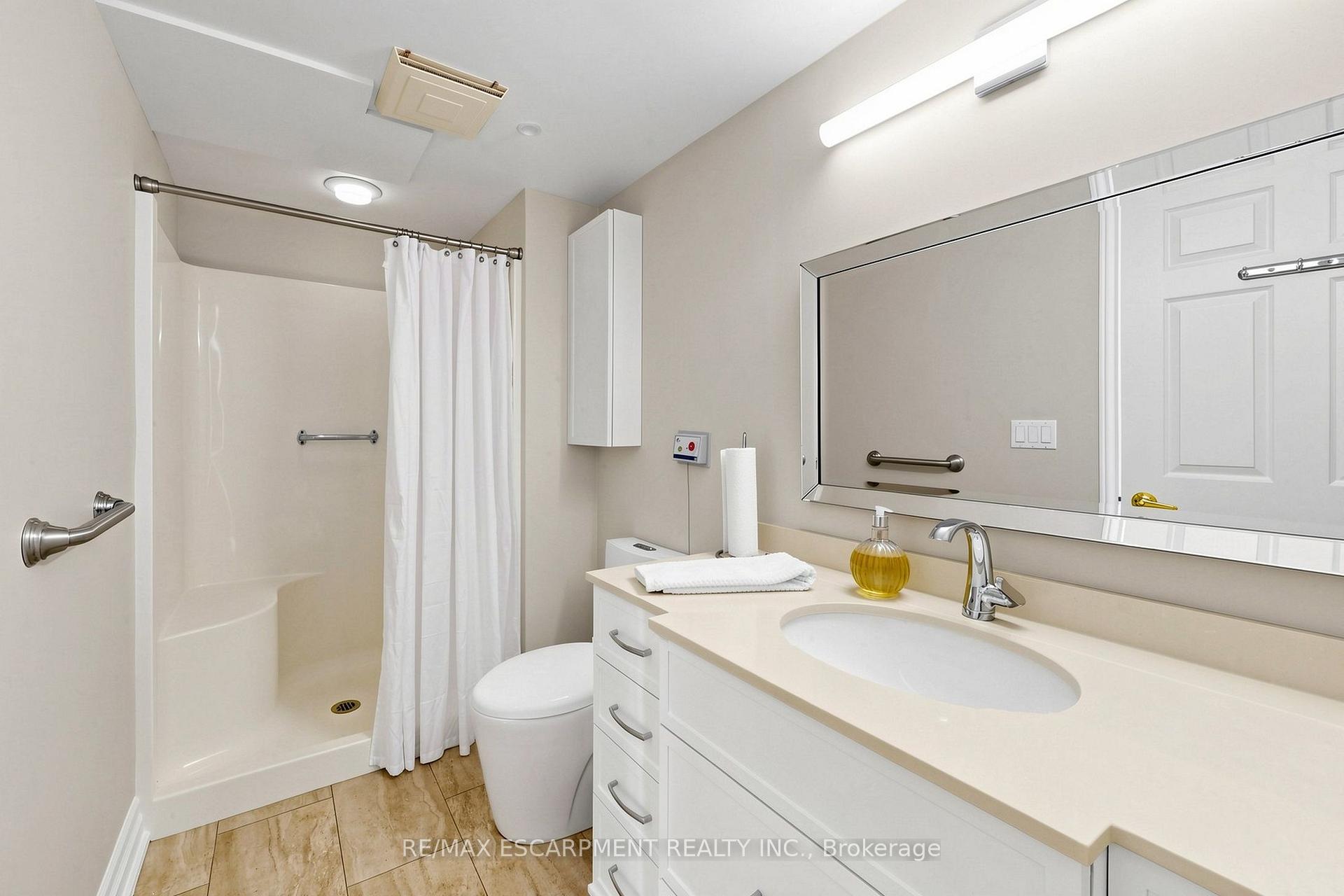 Photo 23 of Unit 2416, 100 Burloak Drive, Burlington, Appleby — HOMEH