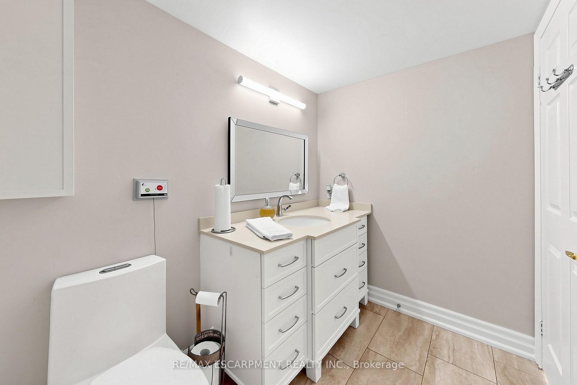 Photo 24 of Unit 2416, 100 Burloak Drive, Burlington, Appleby — HOMEH