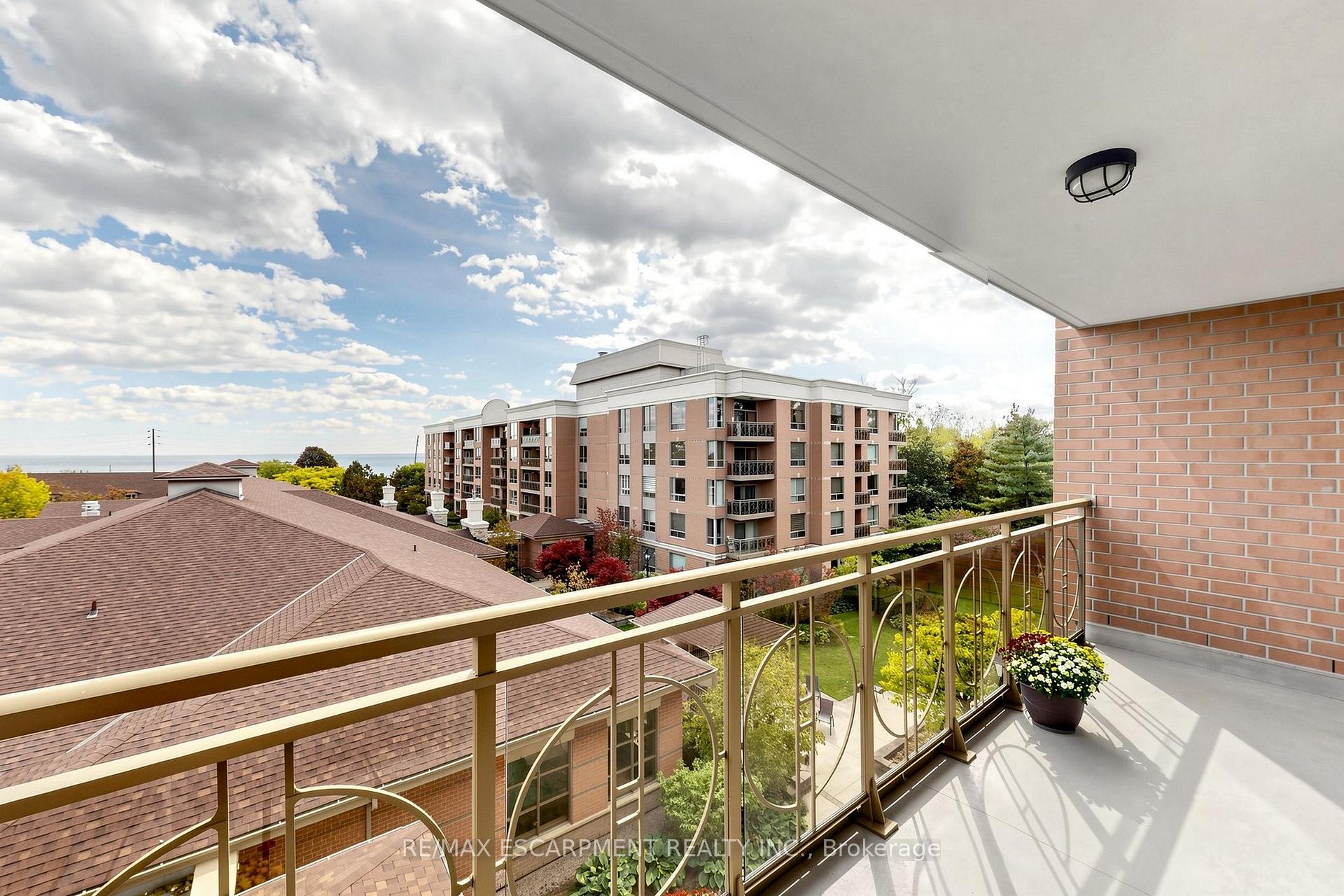 Photo 27 of Unit 2416, 100 Burloak Drive, Burlington, Appleby — HOMEH