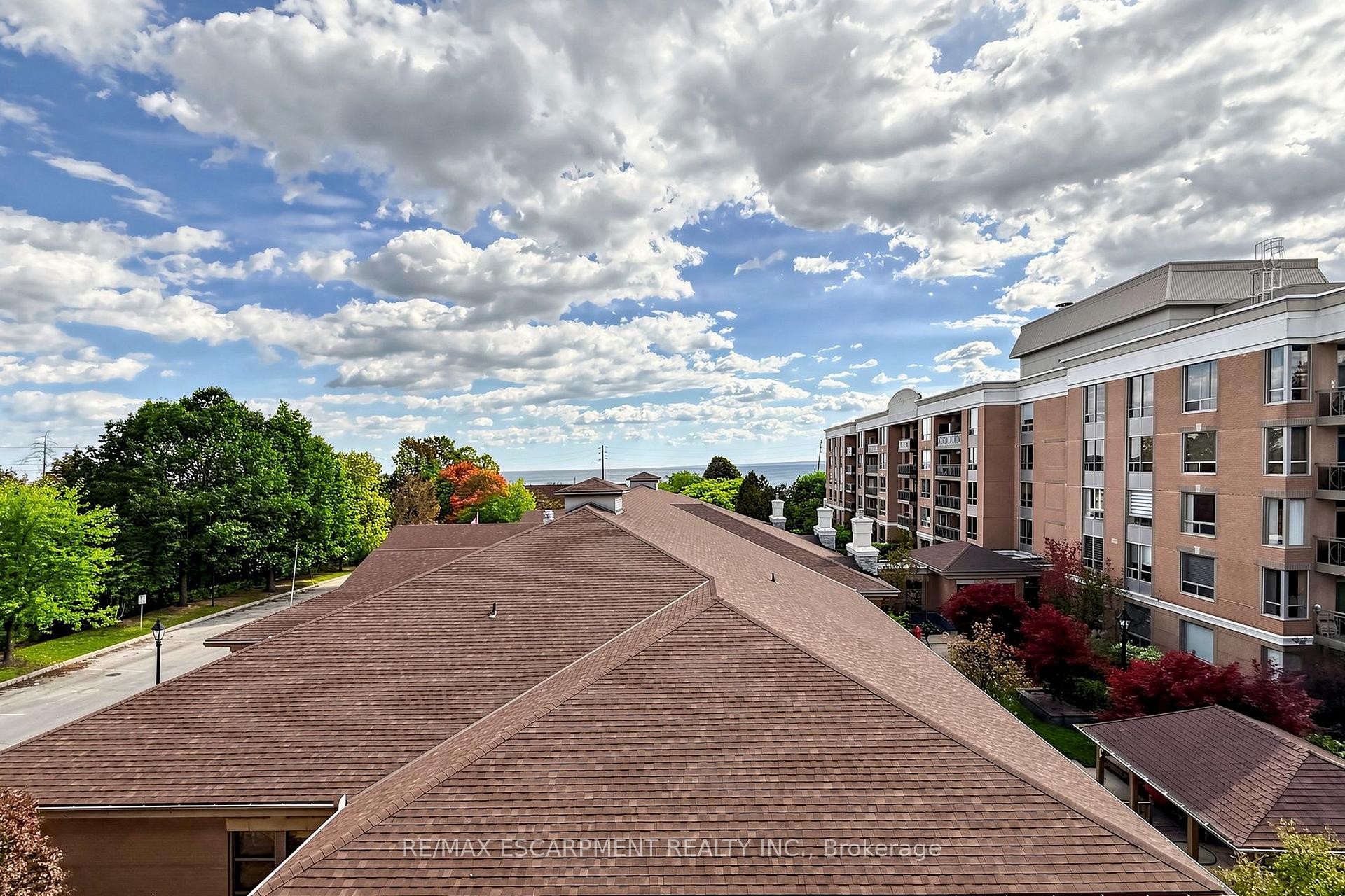 Photo 29 of Unit 2416, 100 Burloak Drive, Burlington, Appleby — HOMEH