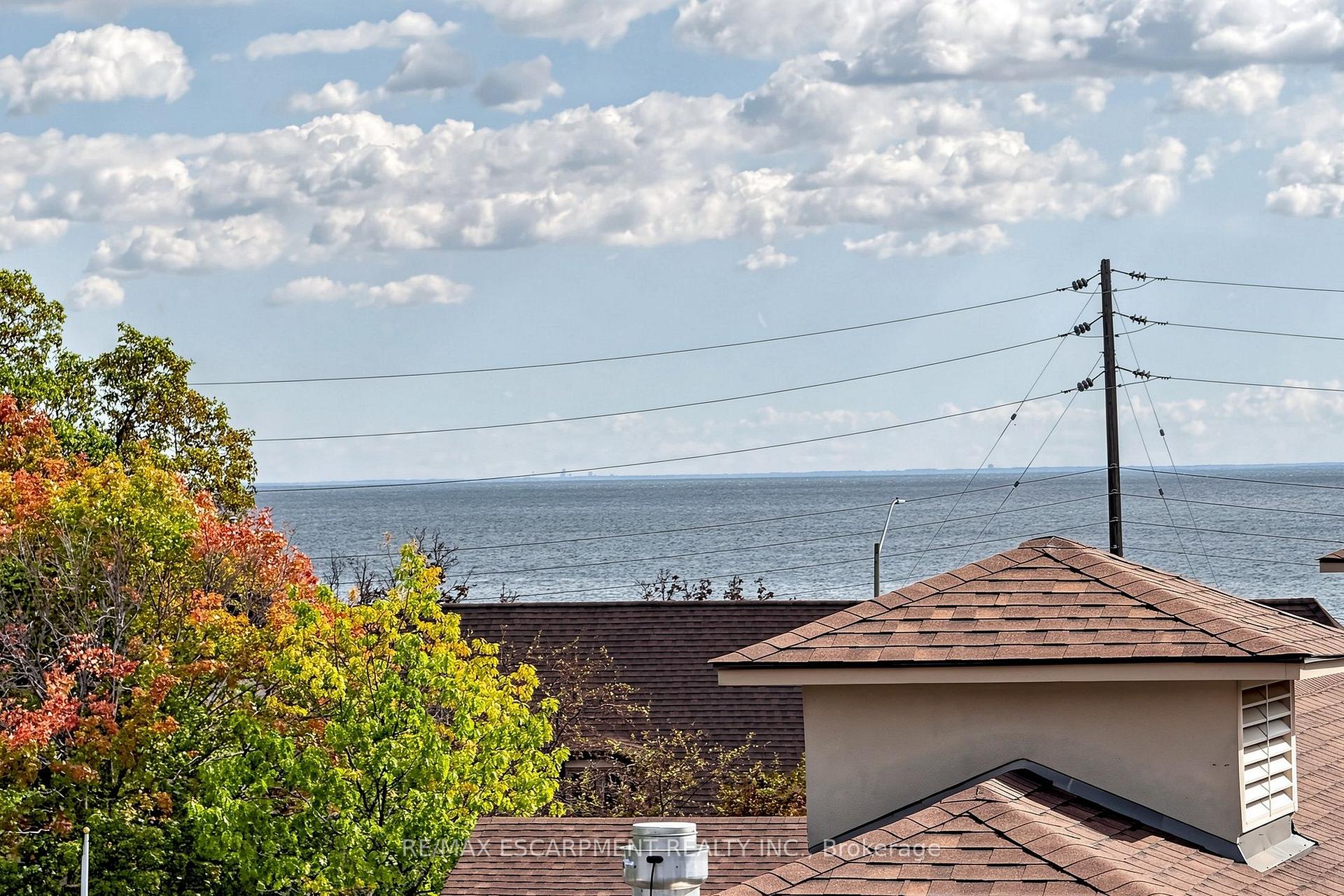 Photo 32 of Unit 2416, 100 Burloak Drive, Burlington, Appleby — HOMEH