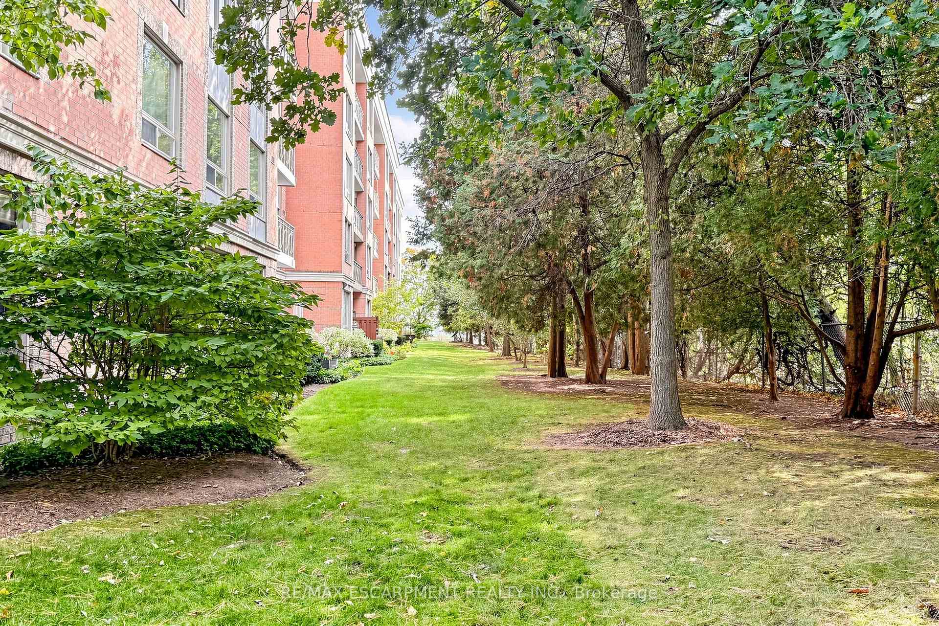 Photo 44 of Unit 2416, 100 Burloak Drive, Burlington, Appleby — HOMEH