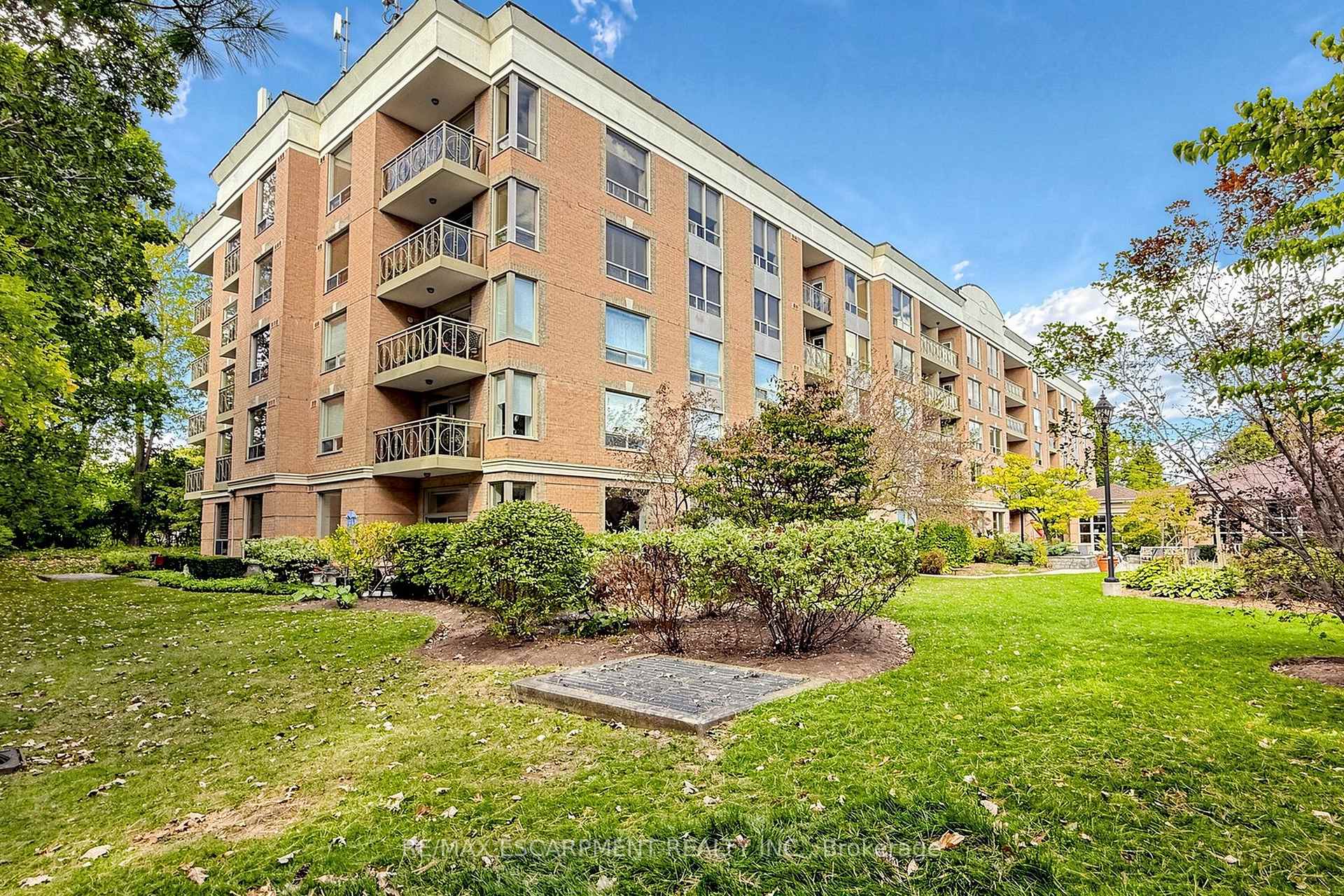 Photo 45 of Unit 2416, 100 Burloak Drive, Burlington, Appleby — HOMEH