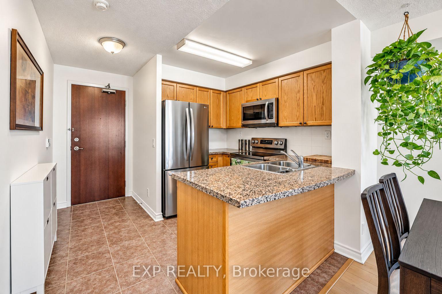 Photo 2 of Unit 709, 5 Michael Power Place, Etobicoke, Islington-City Centre West — HOMEH
