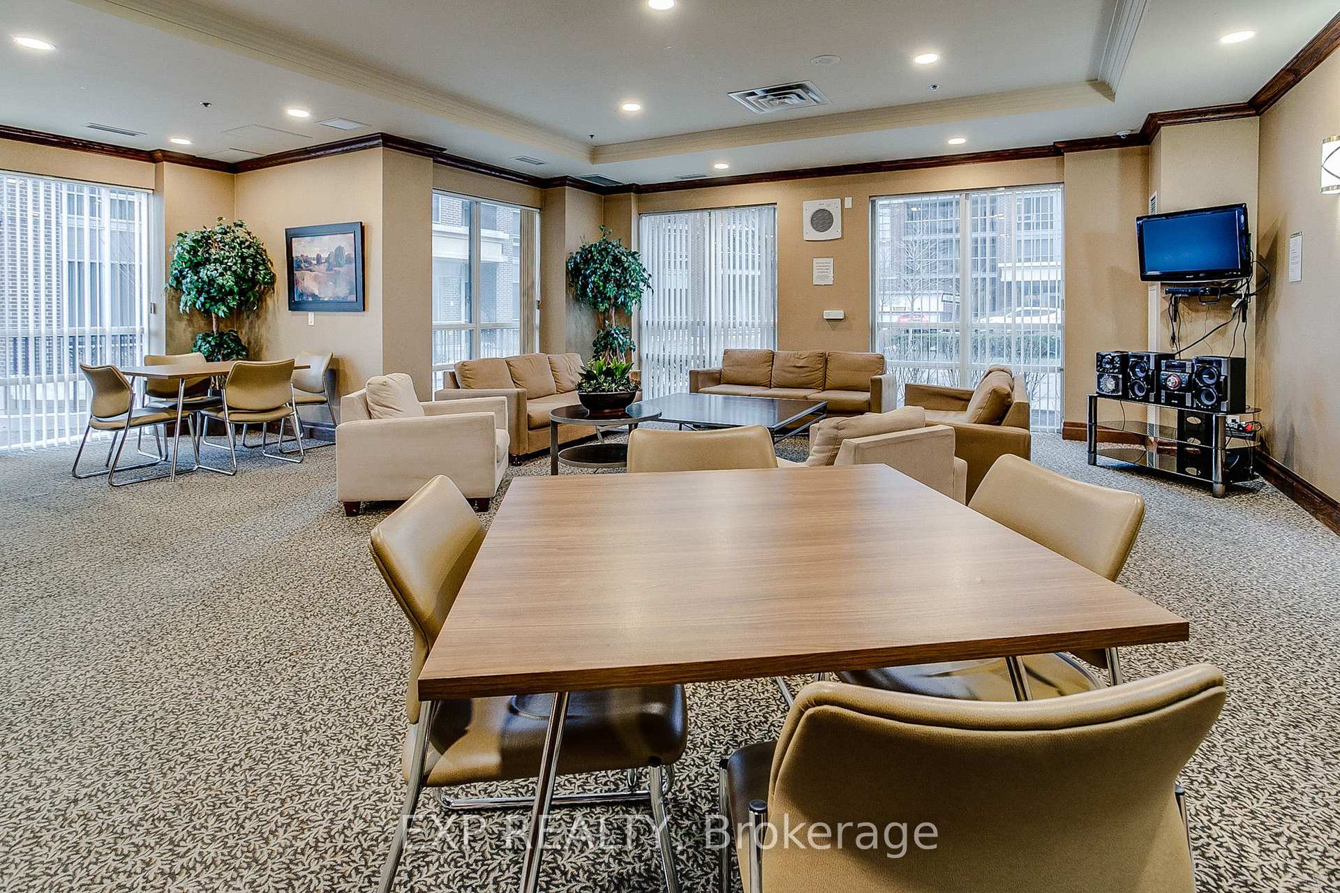 Photo 25 of Unit 709, 5 Michael Power Place, Etobicoke, Islington-City Centre West — HOMEH