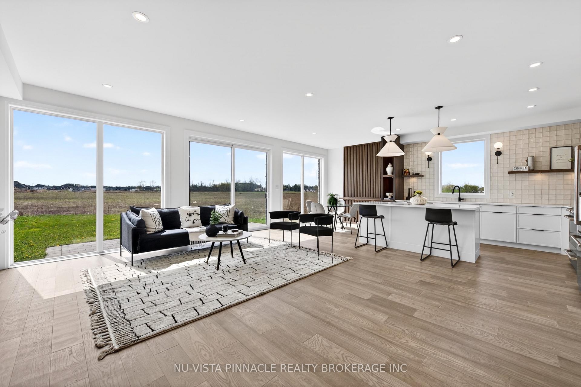 Photo 6 of 6517 Heathwoods Avenue, London, South V — HOMEH
