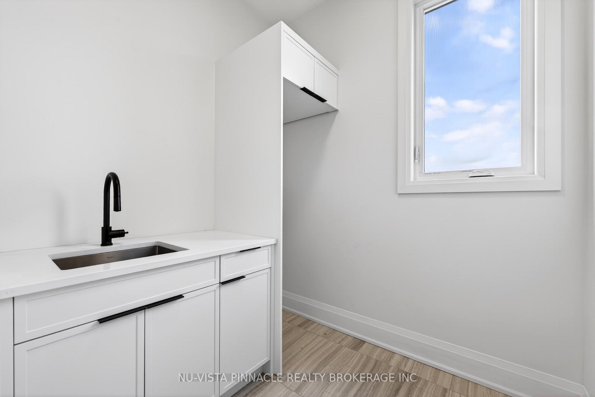 Photo 17 of 6517 Heathwoods Avenue, London, South V — HOMEH