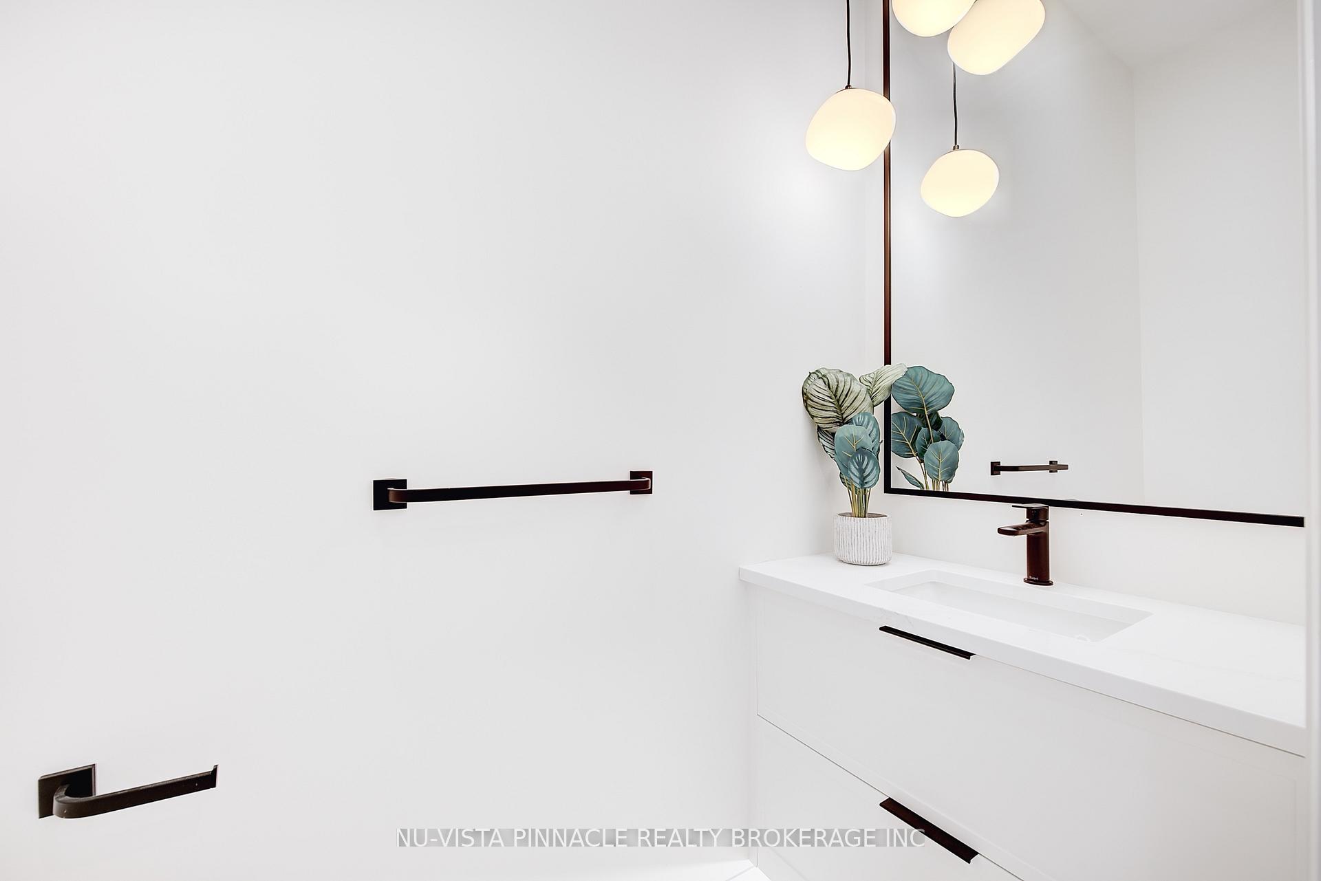 Photo 18 of 6517 Heathwoods Avenue, London, South V — HOMEH
