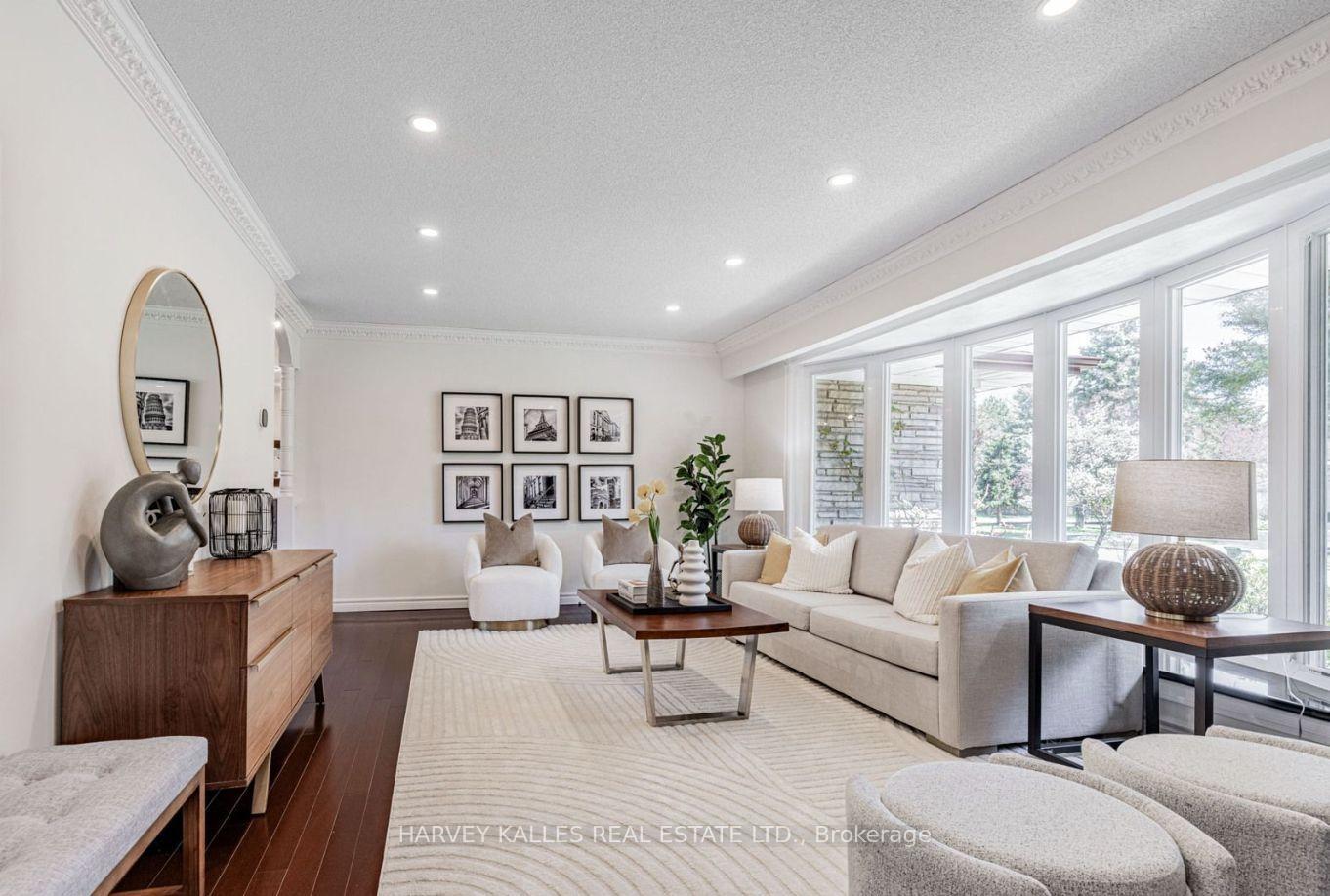 Photo 5 of 5 Parmbelle Crescent, North York, Parkwoods-Donalda — HOMEH