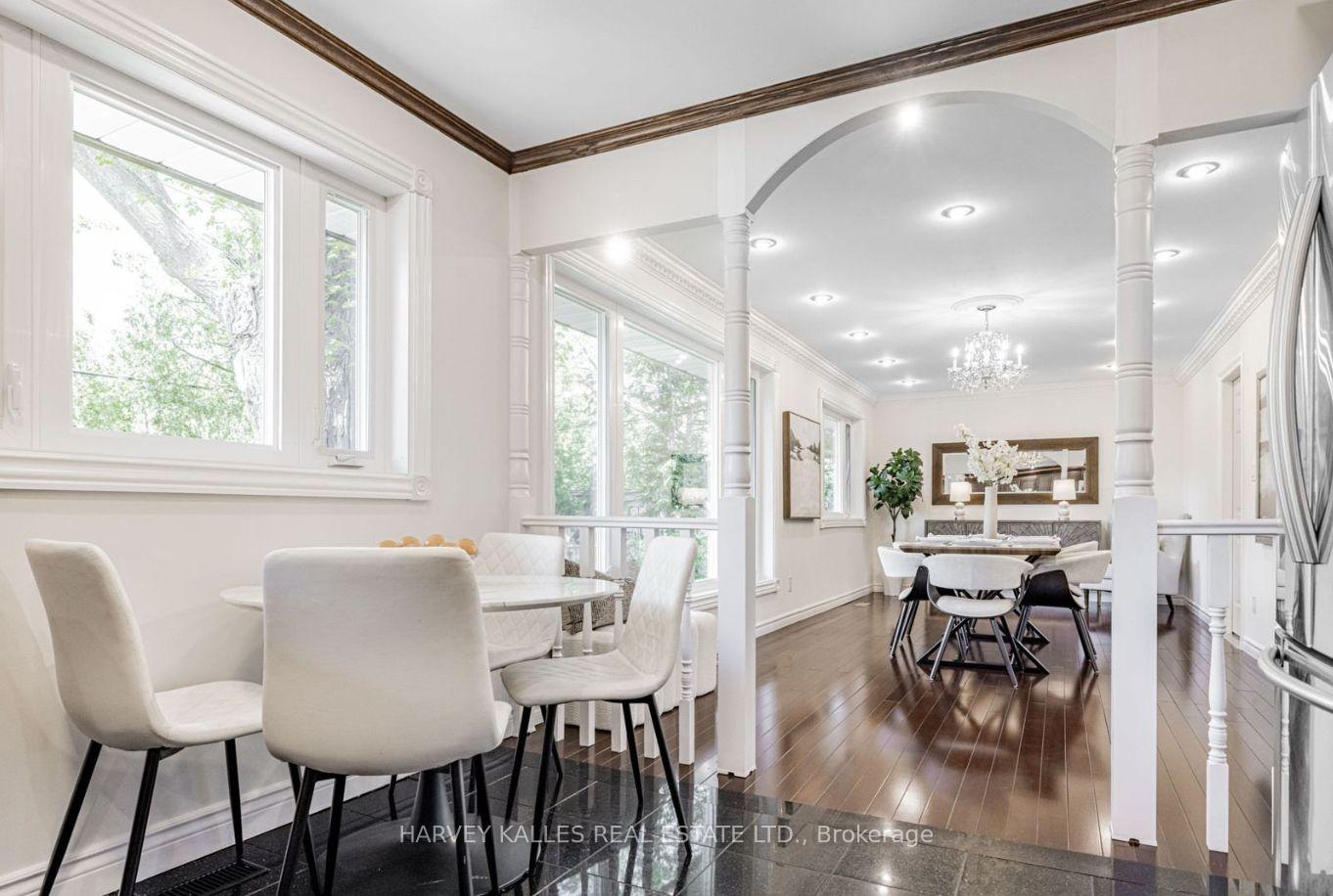 Photo 11 of 5 Parmbelle Crescent, North York, Parkwoods-Donalda — HOMEH