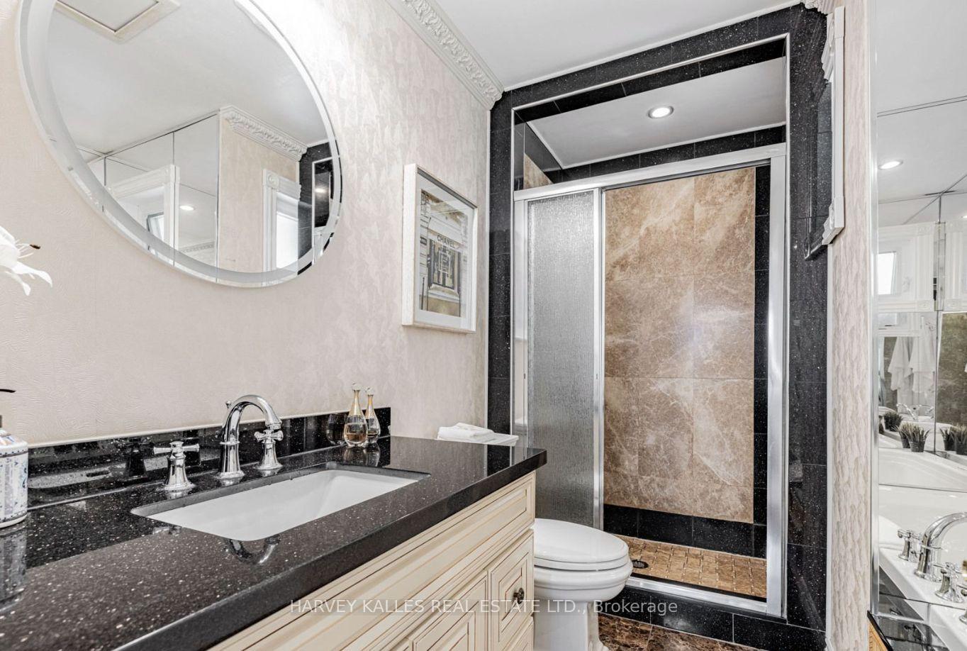 Photo 14 of 5 Parmbelle Crescent, North York, Parkwoods-Donalda — HOMEH
