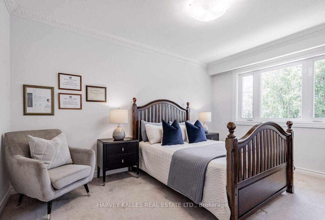 Photo 15 of 5 Parmbelle Crescent, North York, Parkwoods-Donalda — HOMEH
