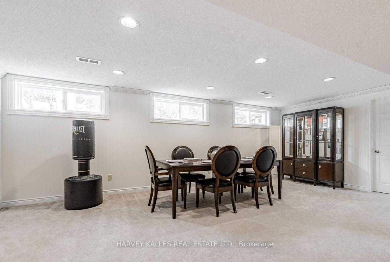 Photo 22 of 5 Parmbelle Crescent, North York, Parkwoods-Donalda — HOMEH