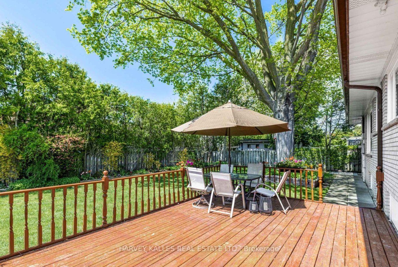 Photo 24 of 5 Parmbelle Crescent, North York, Parkwoods-Donalda — HOMEH
