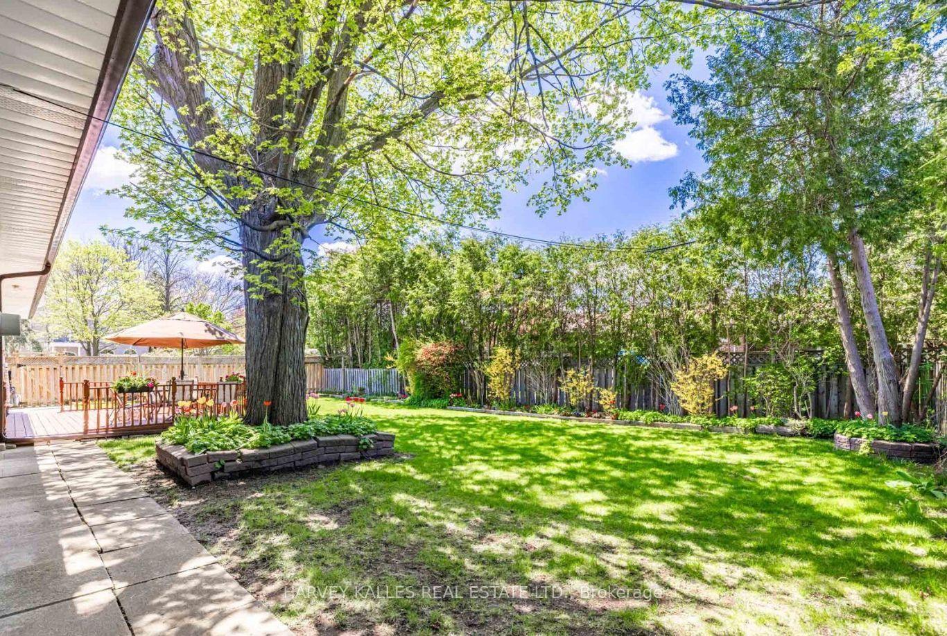 Photo 26 of 5 Parmbelle Crescent, North York, Parkwoods-Donalda — HOMEH