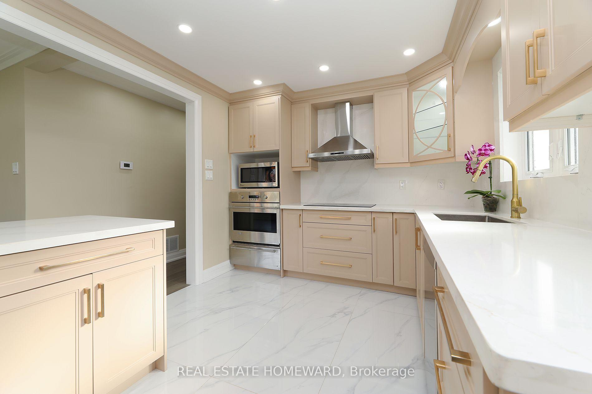 Photo 12 of Unit Upper, 36 Kim Court, Scarborough, Kennedy Park — HOMEH