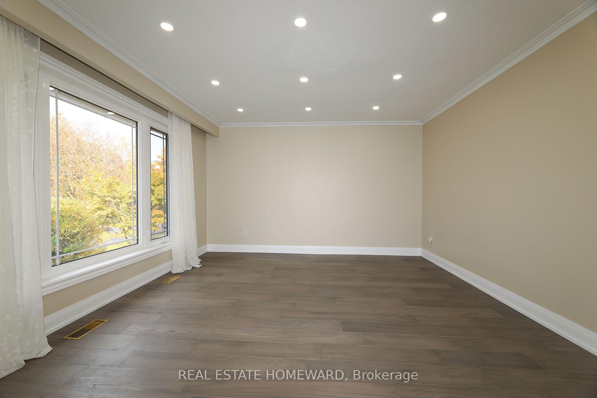 Photo 20 of Unit Upper, 36 Kim Court, Scarborough, Kennedy Park — HOMEH