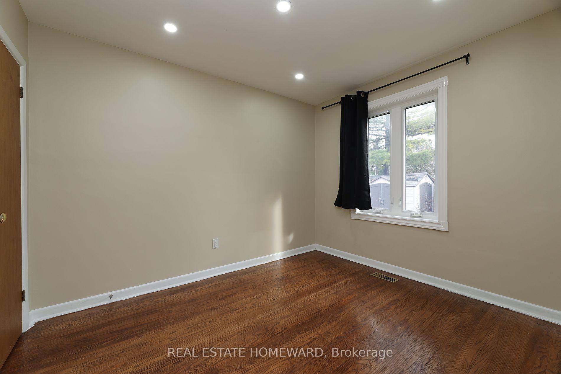 Photo 24 of Unit Upper, 36 Kim Court, Scarborough, Kennedy Park — HOMEH