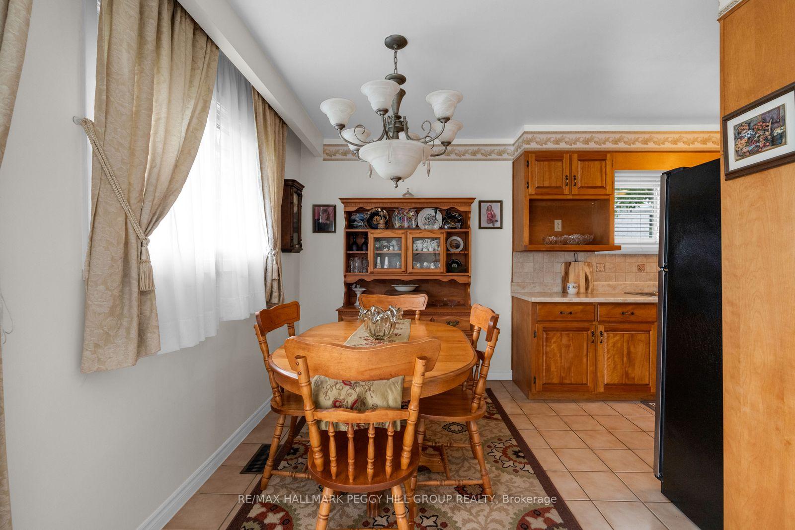 Photo 4 of 208 Garson Street, Barrie, Painswick North — HOMEH