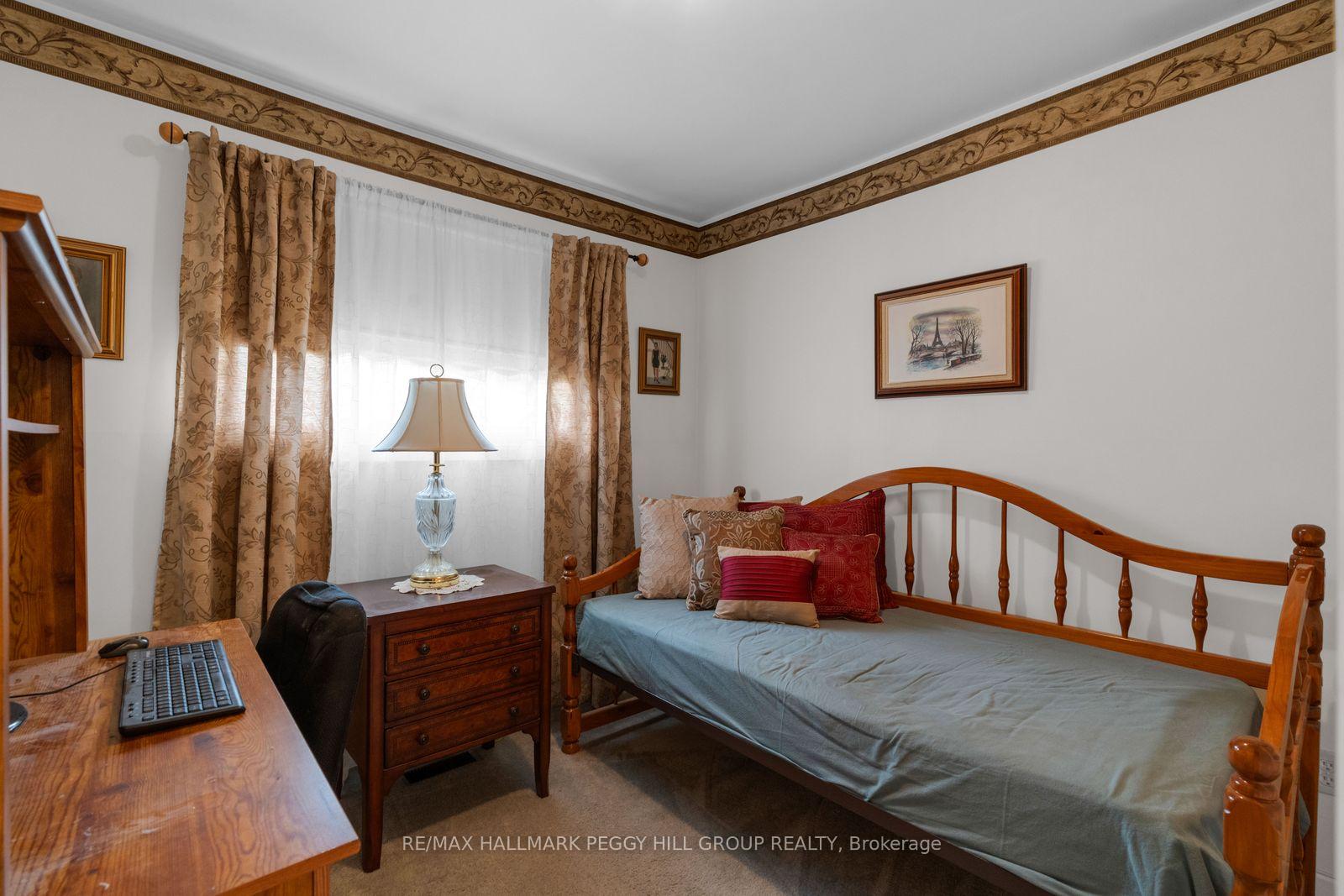 Photo 8 of 208 Garson Street, Barrie, Painswick North — HOMEH